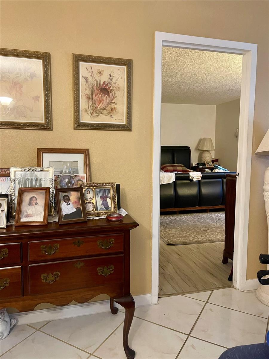 SANDS POINT CONDOMINIUM I - Residential
