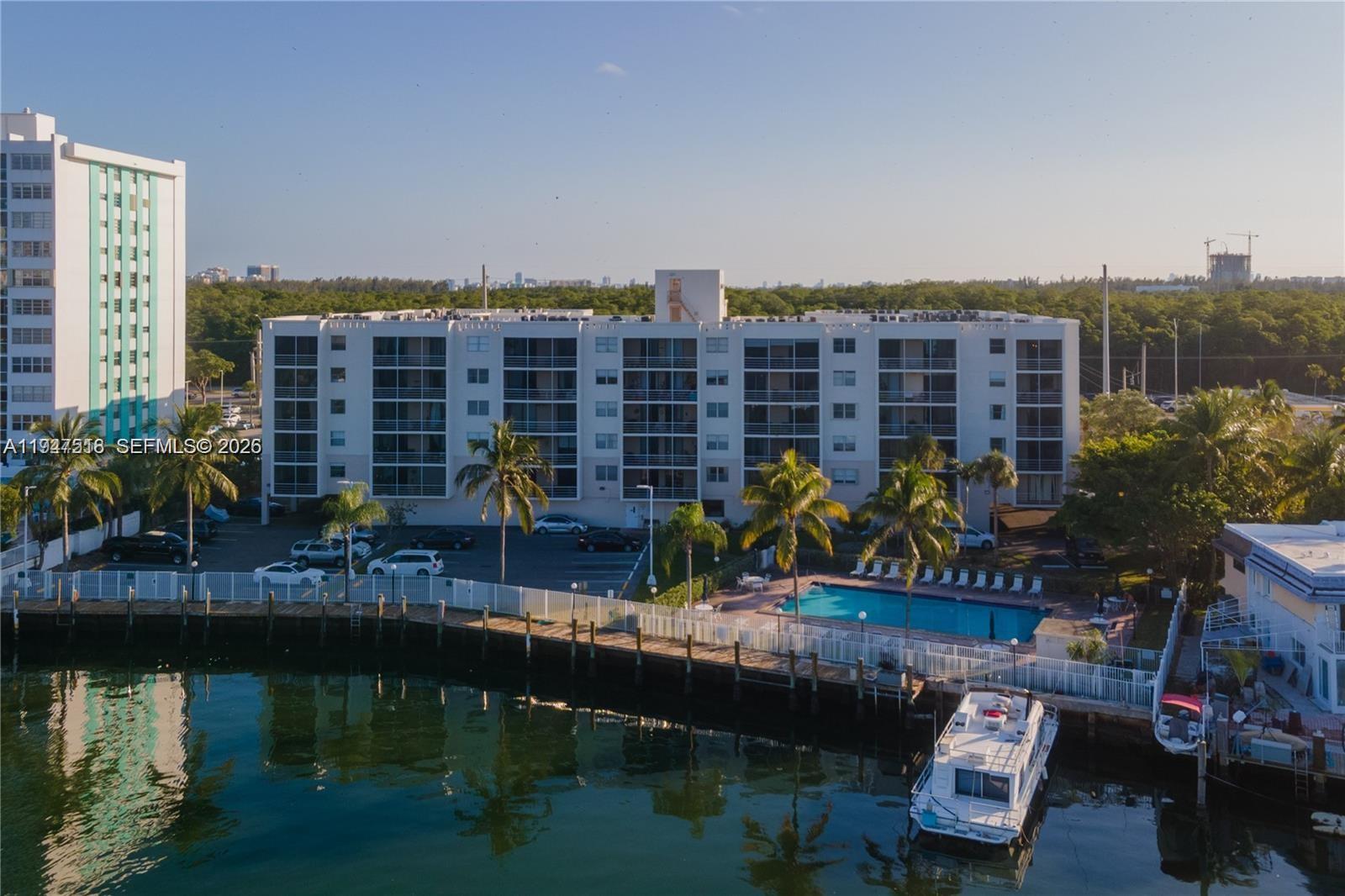 CARLTON BAY CONDO - Residential