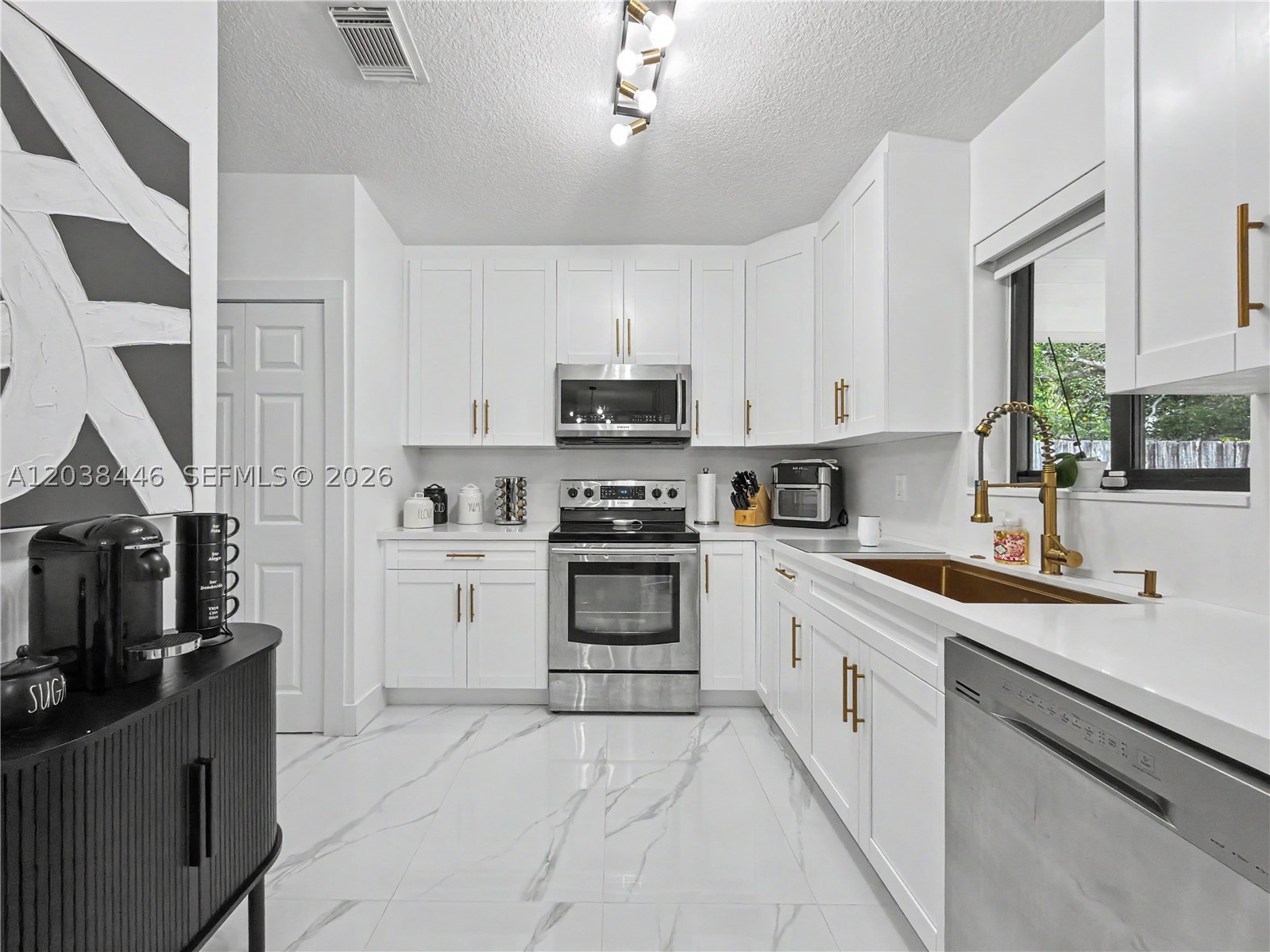 HAINLIN MILL ESTATES SEC - Residential