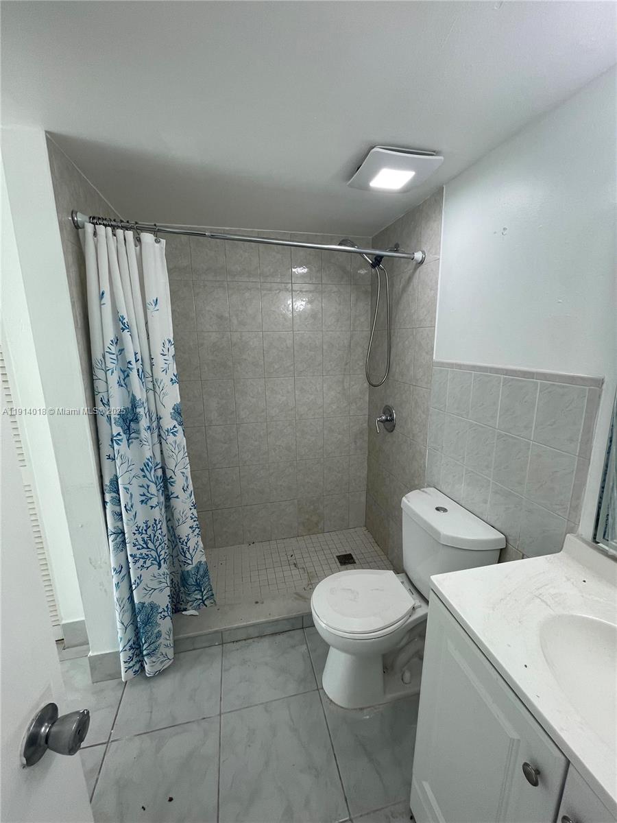 SUNSET VILLAS NO 3 CONDO - Residential