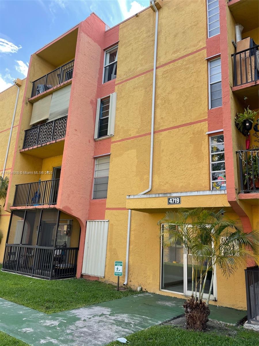 SUNSET VILLAS NO 3 CONDO - Residential