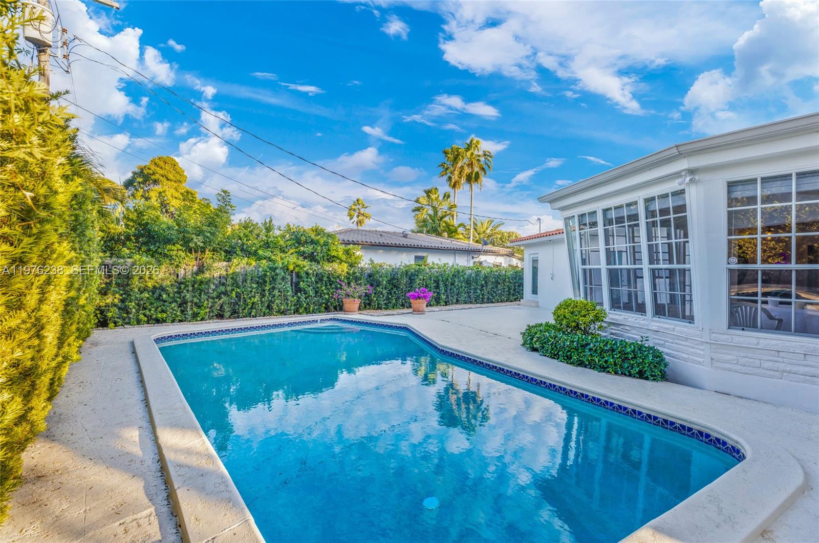 PARK PLAZA - Residential Lease