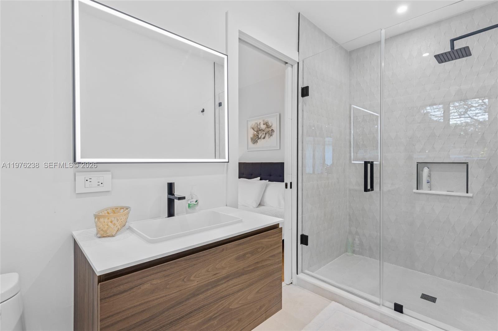 PARK PLAZA - Residential Lease