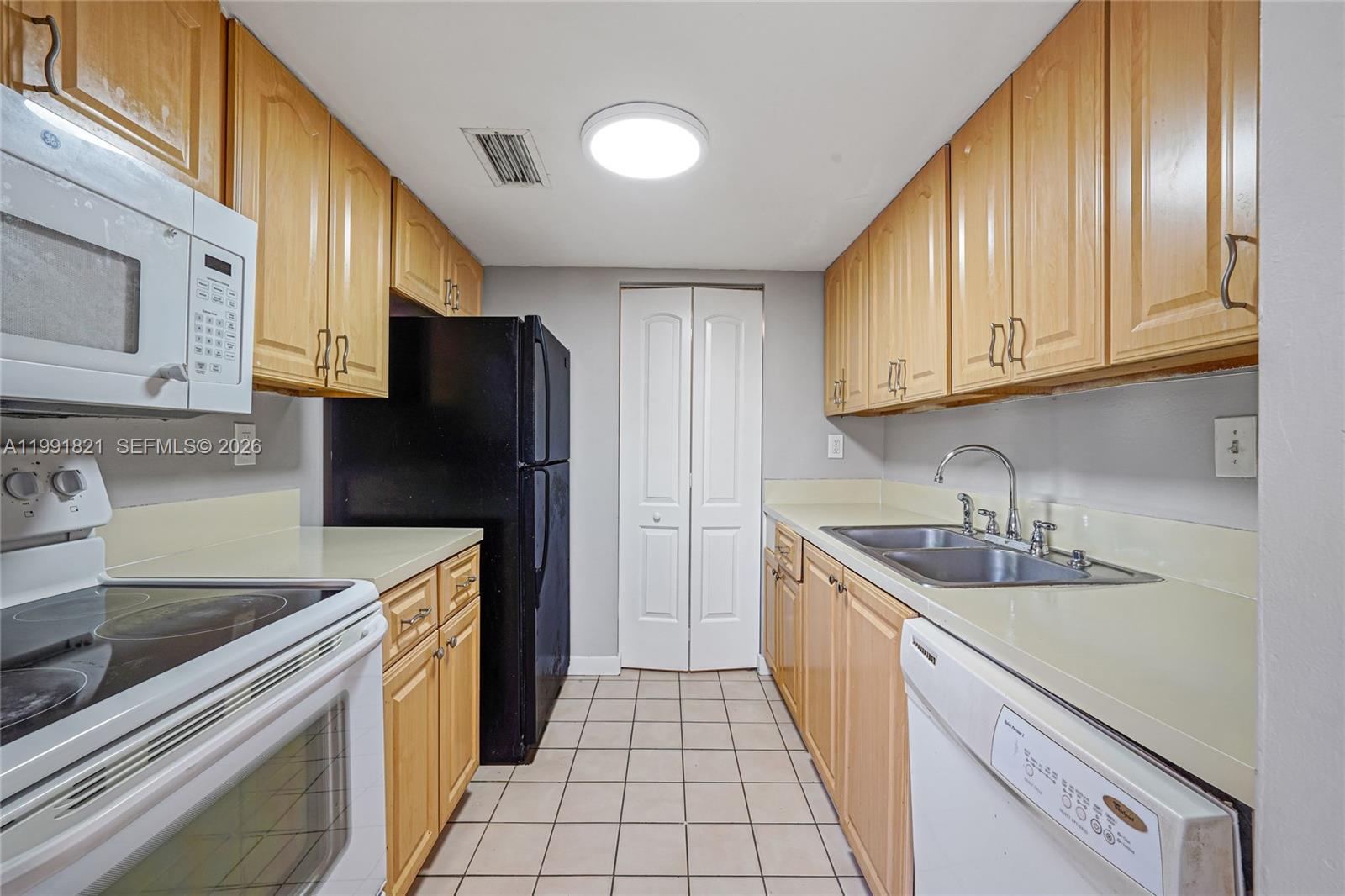 BRENTWOOD WEST TOWNHOUSES - Residential