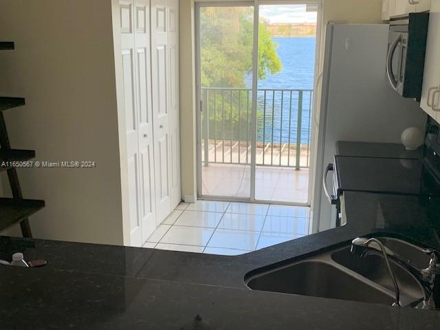 SANTA NAVILA VILLAS CONDO - Residential Lease