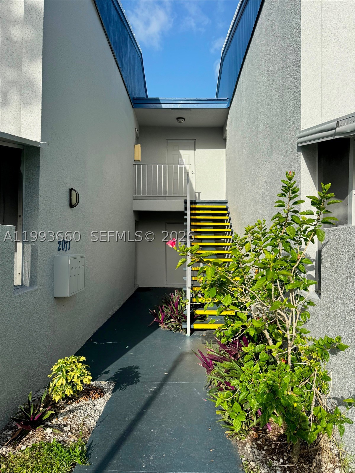 SPACIOUS 2 BEDROOMS 2 BATHROOMS CONDO UNIT AT NEWPORT AT LAUDERHILL FEATURING GENEROUS CLOSET AND BEDROOM SPACES, AND A SCENIC CANAL VIEW.  ALL-AGES COMMUNITY.  IDEAL LOCATION.  IDEAL FOR INVESTORS!