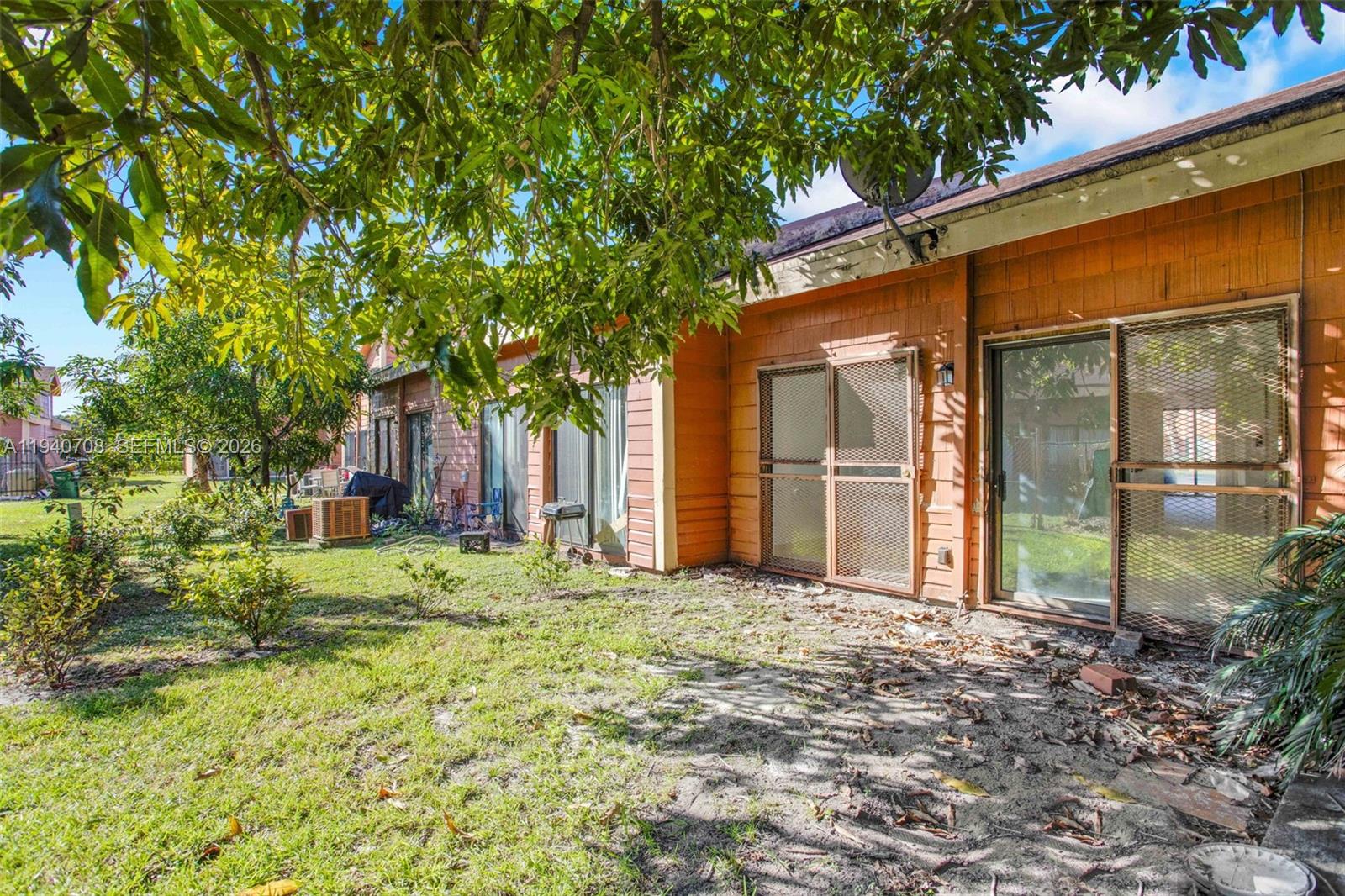 ORCHARD LAKE TOWN HOUSES - Residential