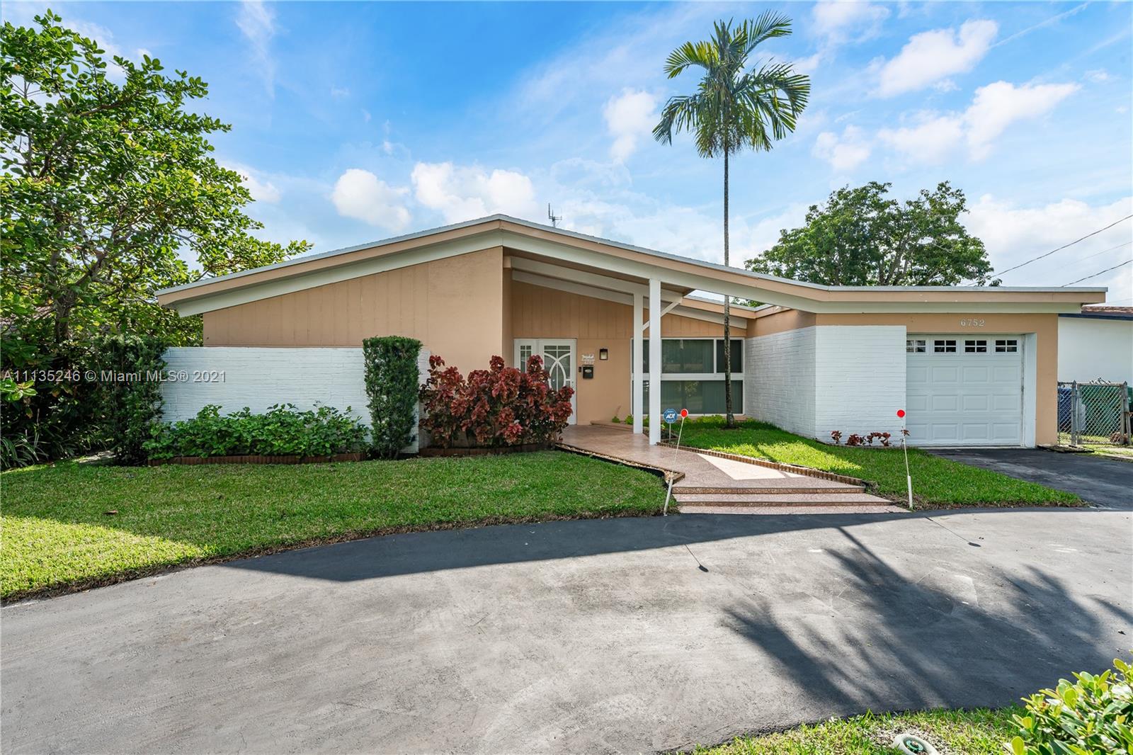 MIRAMAR ISLES SEC 6 - Residential