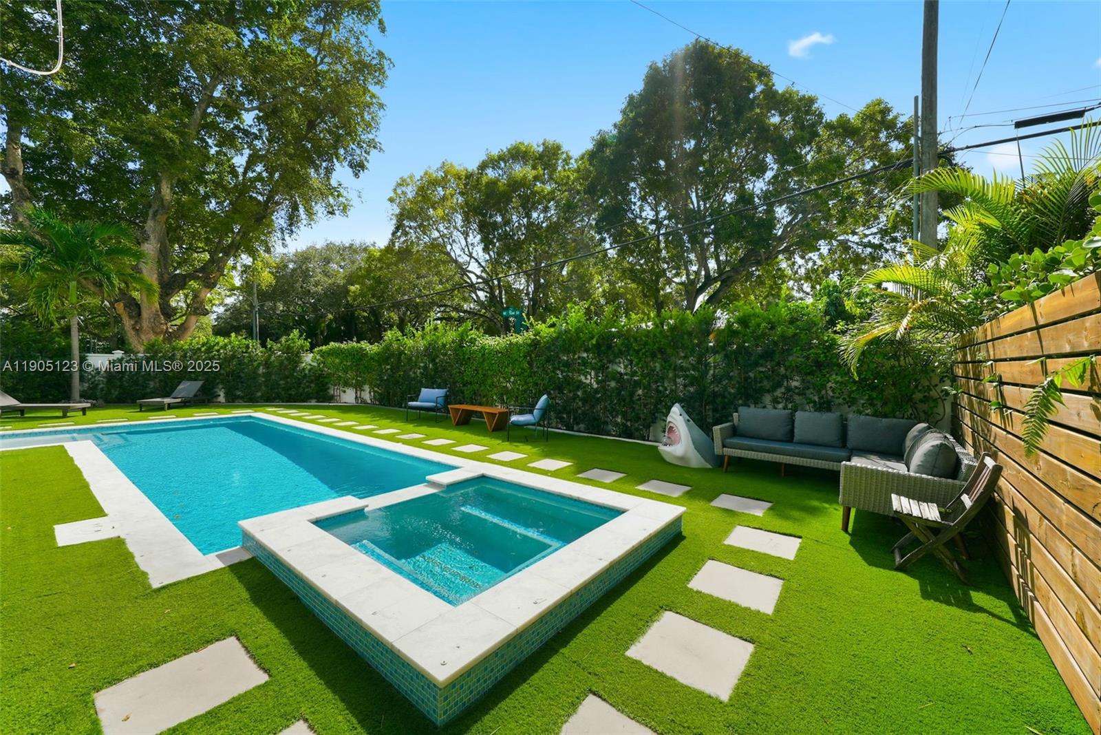 MIAMI SHORES - Residential