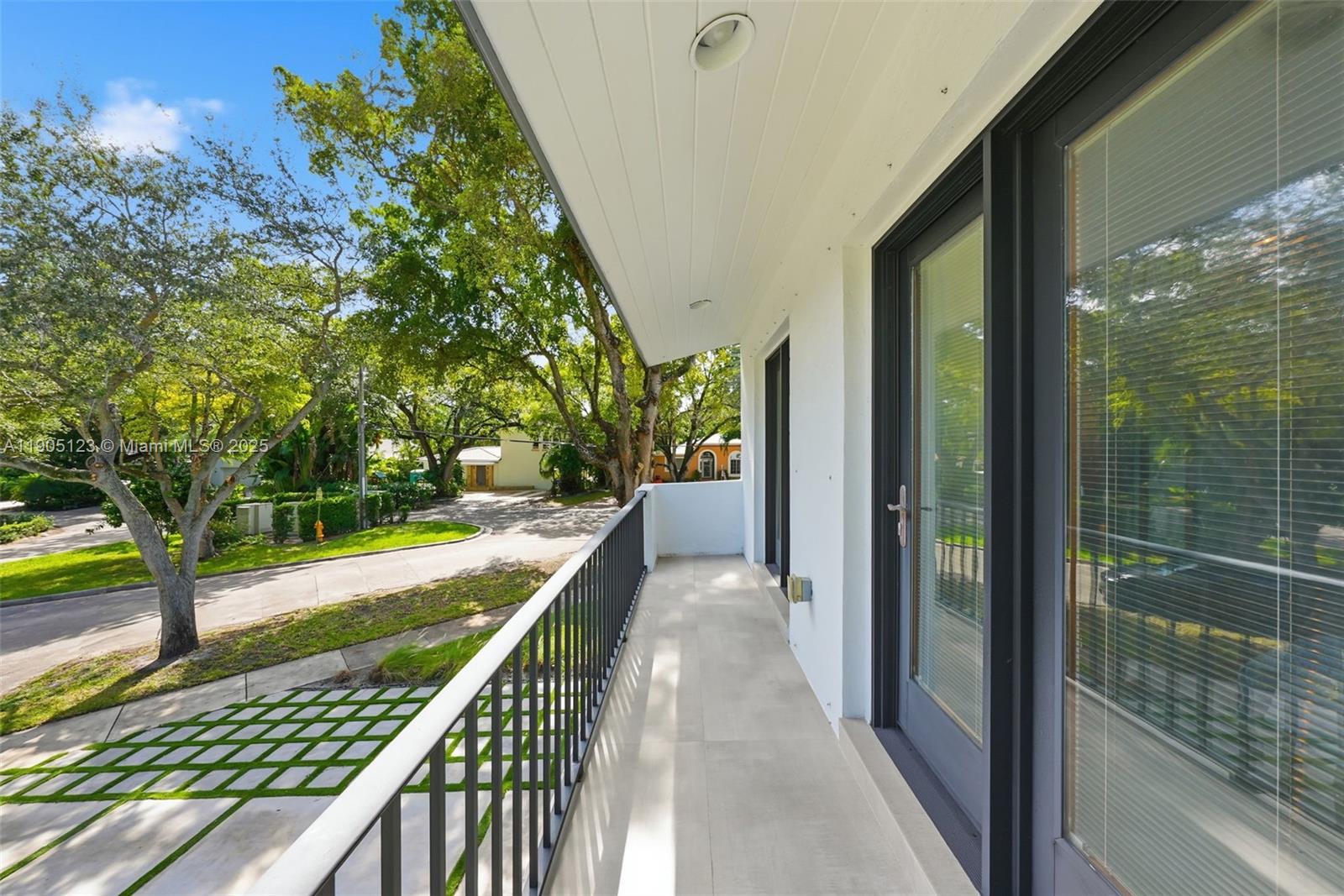 MIAMI SHORES - Residential