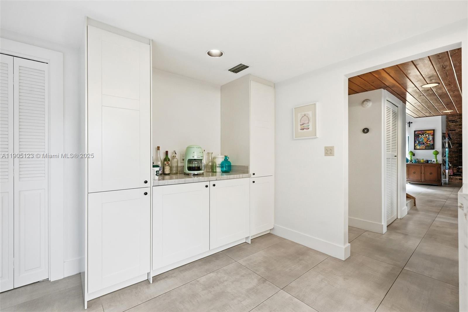 MIAMI SHORES - Residential