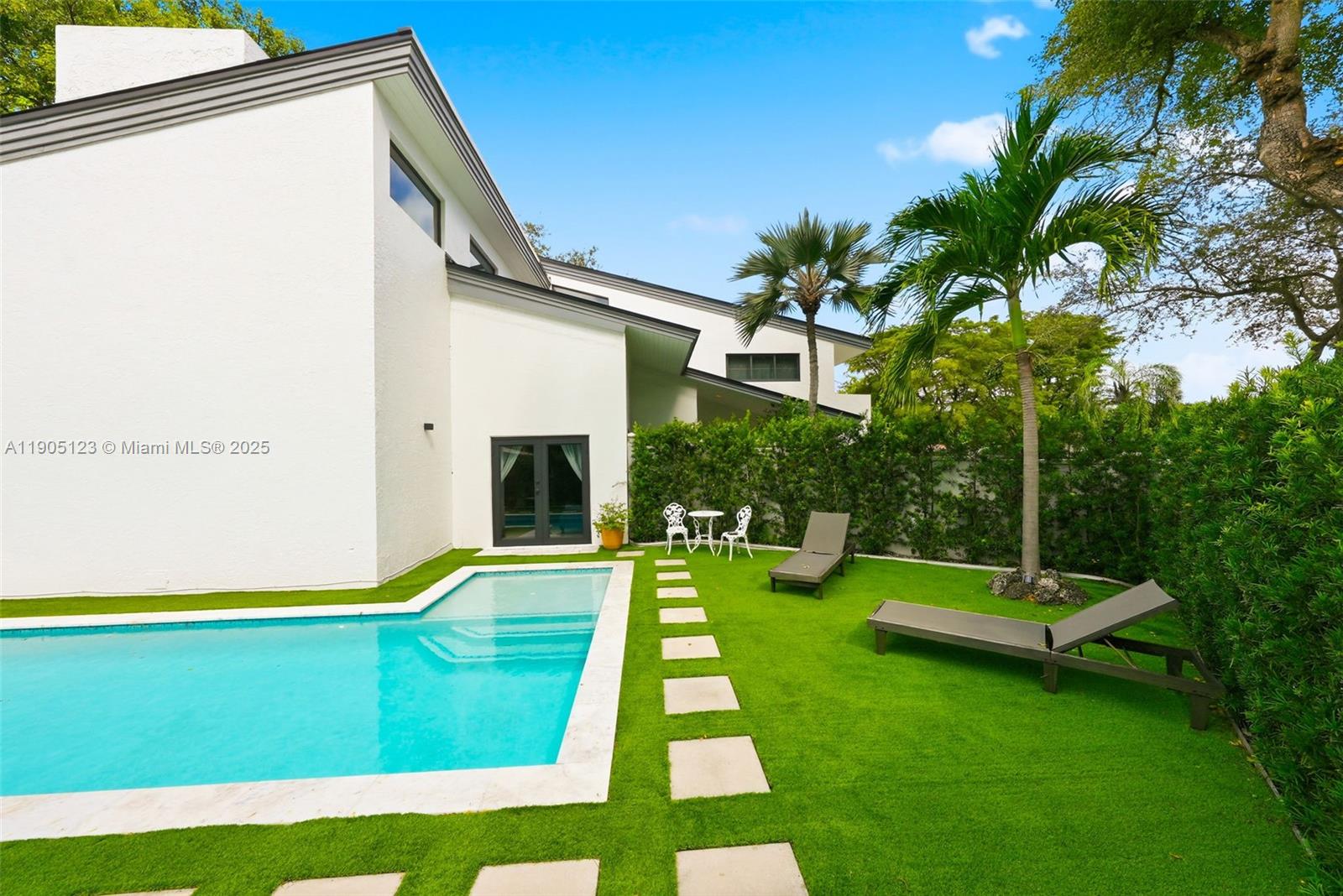 MIAMI SHORES - Residential