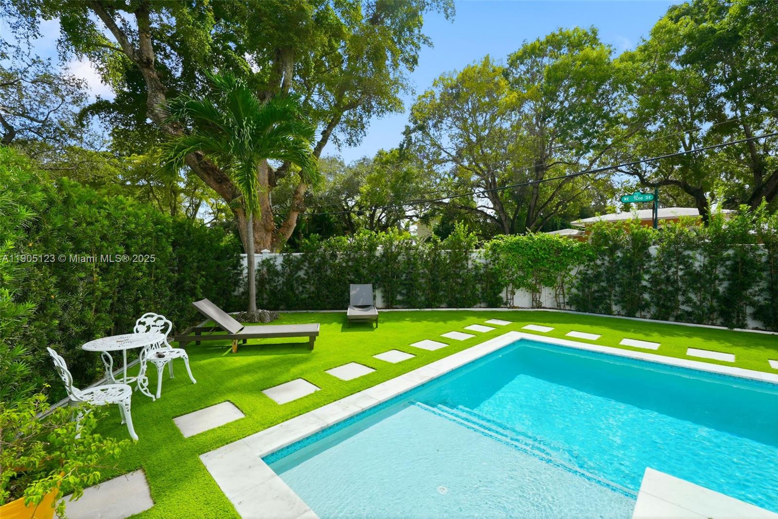 MIAMI SHORES - Residential