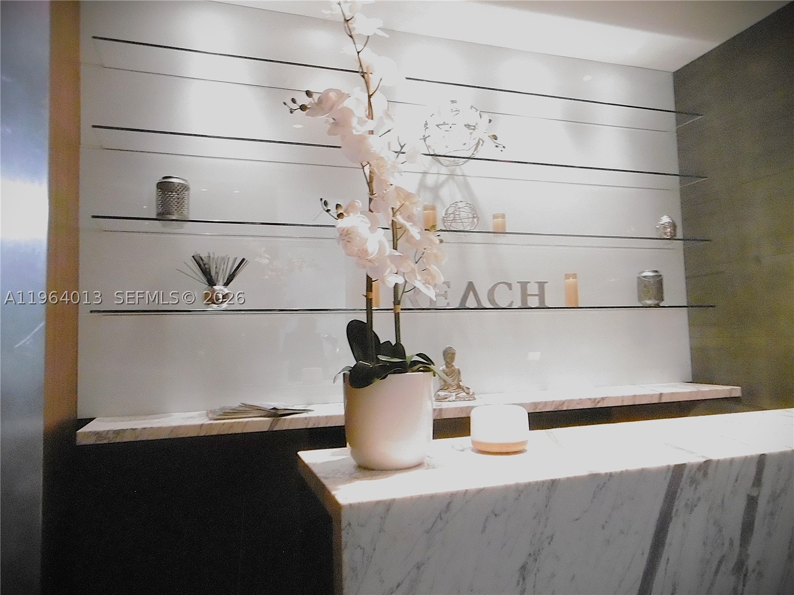 REACH CONDO - Residential