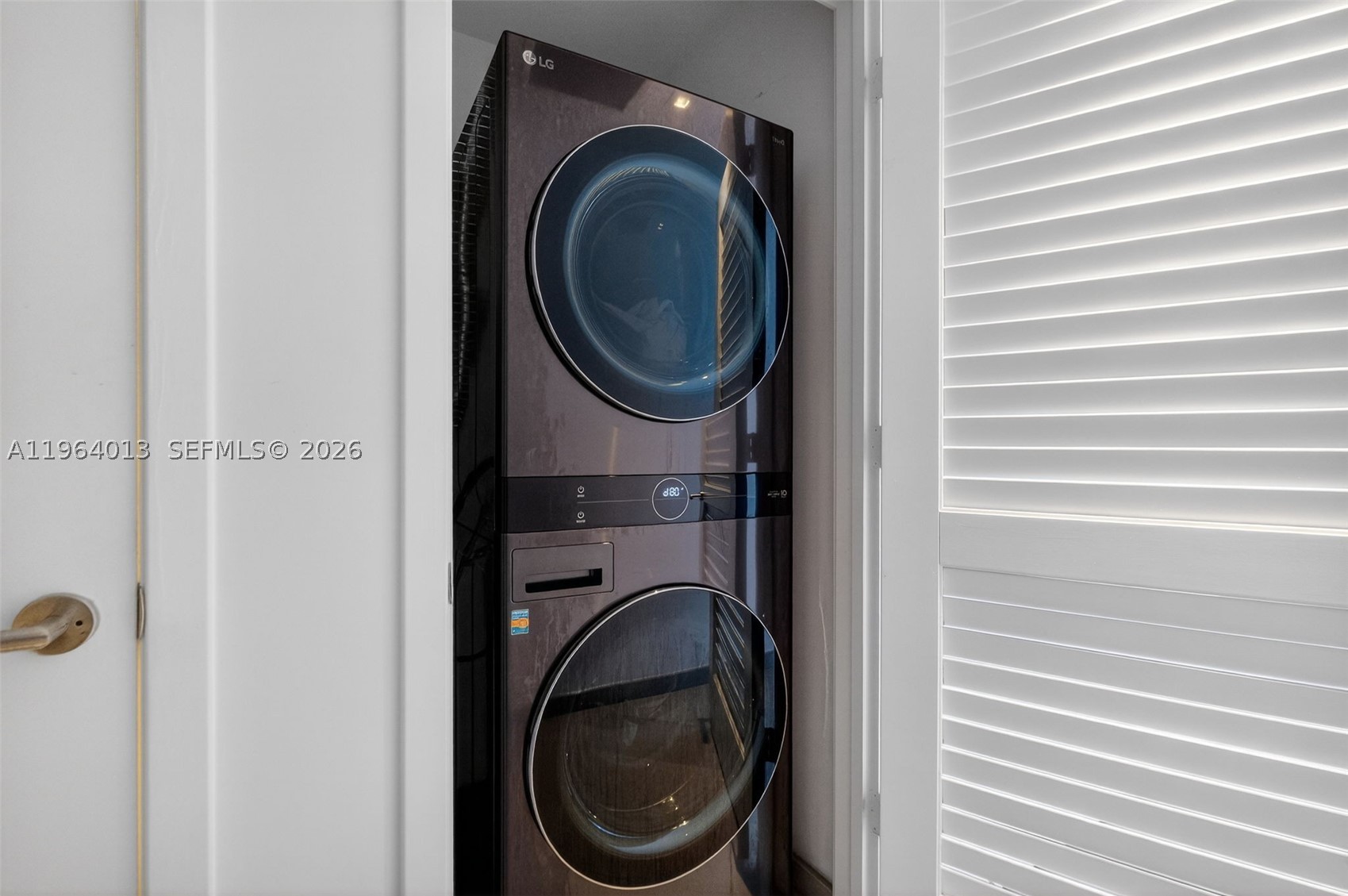 REACH CONDO - Residential