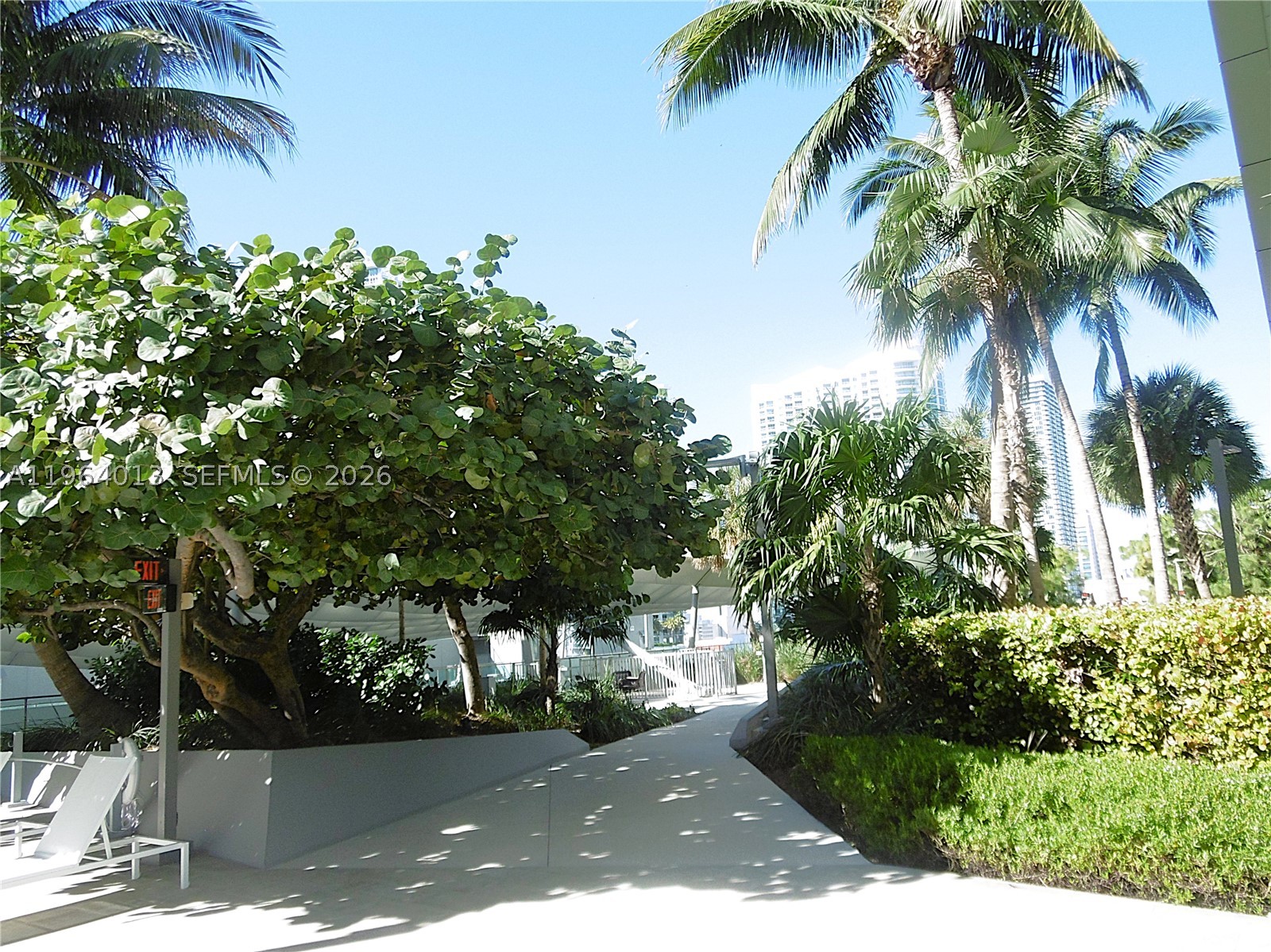 REACH CONDO - Residential