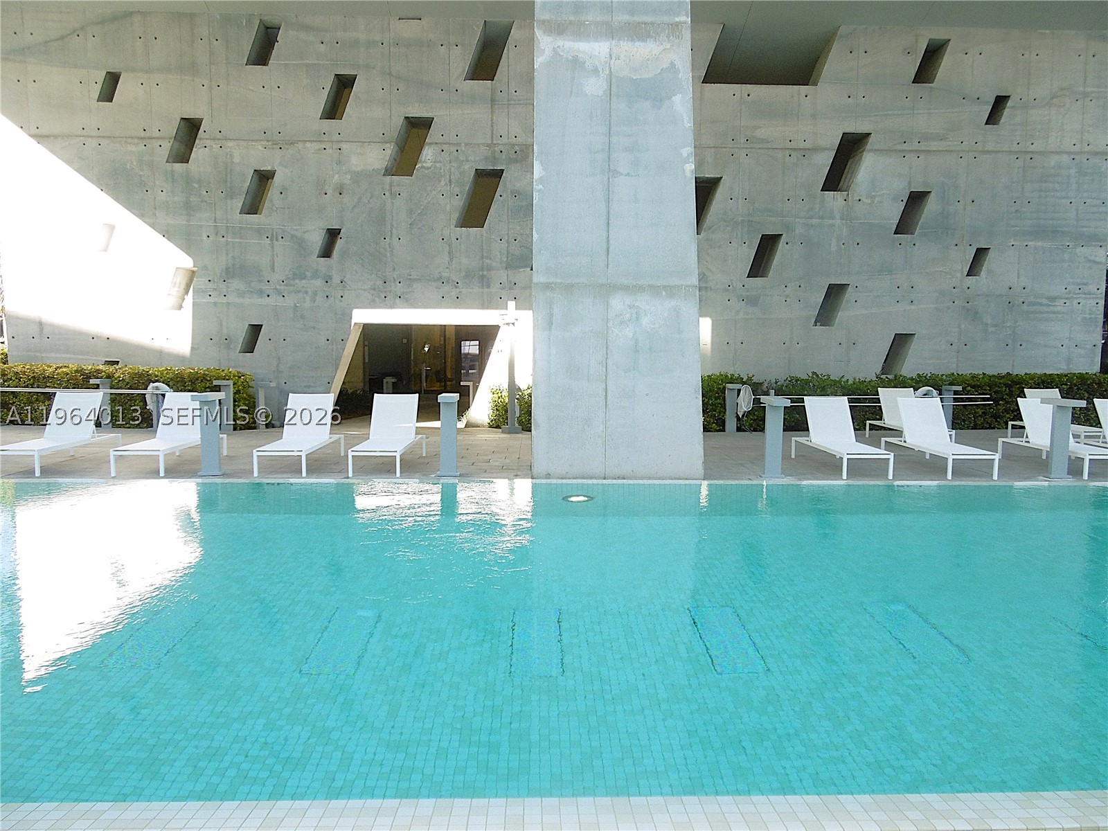 REACH CONDO - Residential