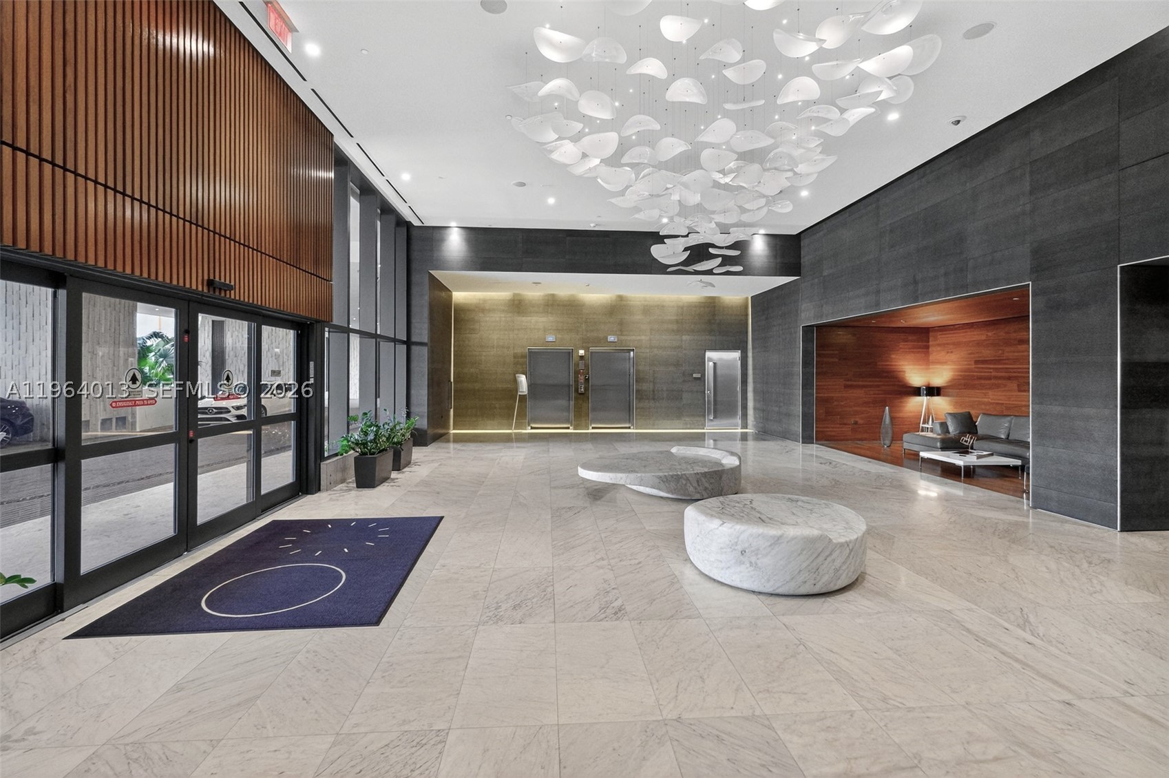 REACH CONDO - Residential