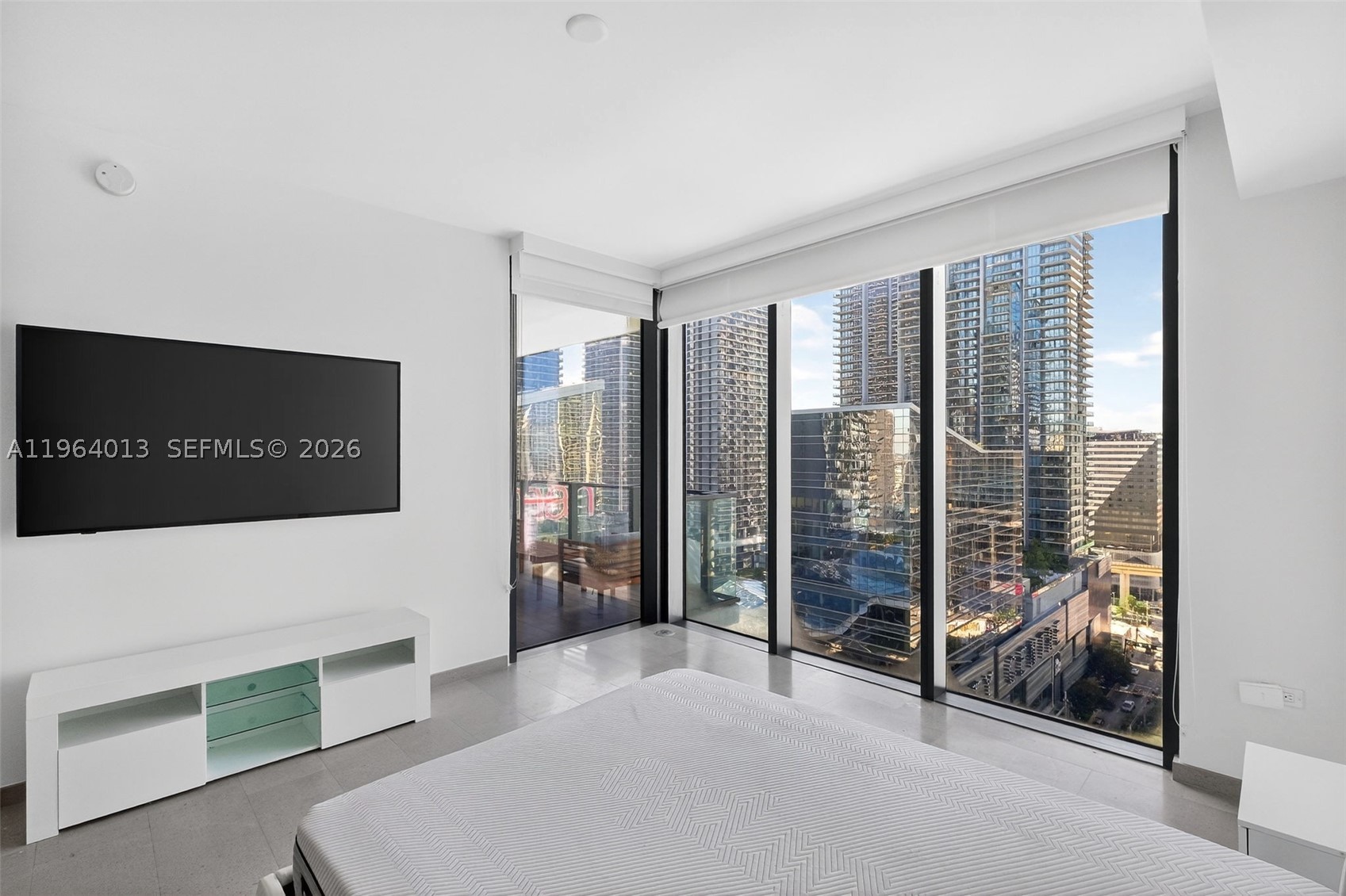 REACH CONDO - Residential