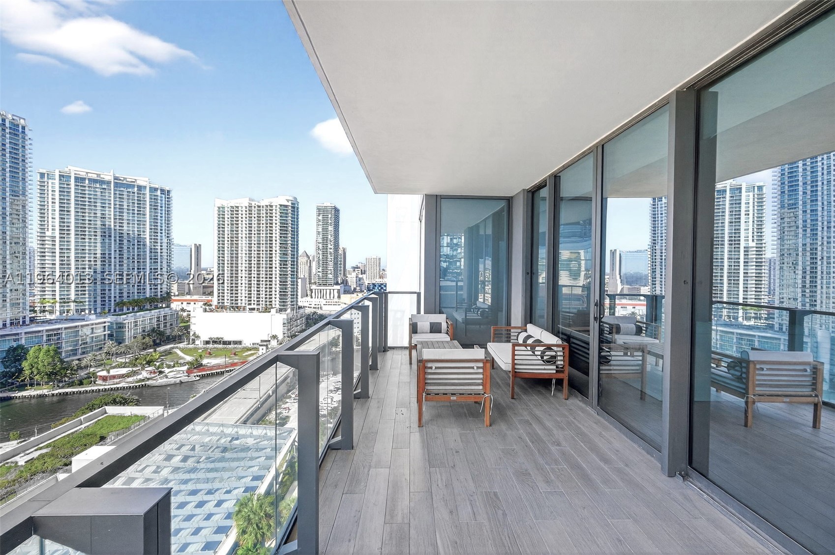 REACH CONDO - Residential