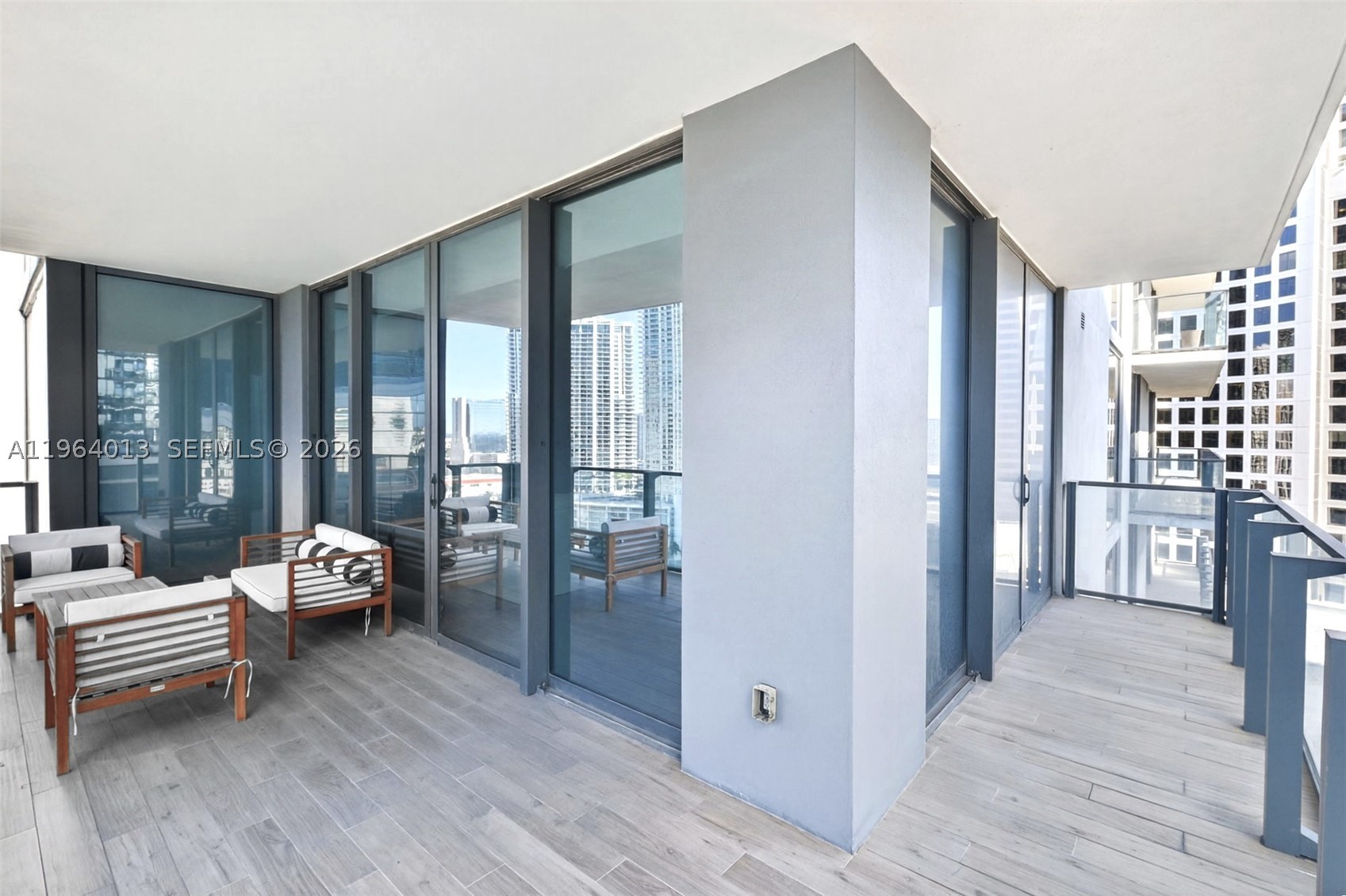 REACH CONDO - Residential