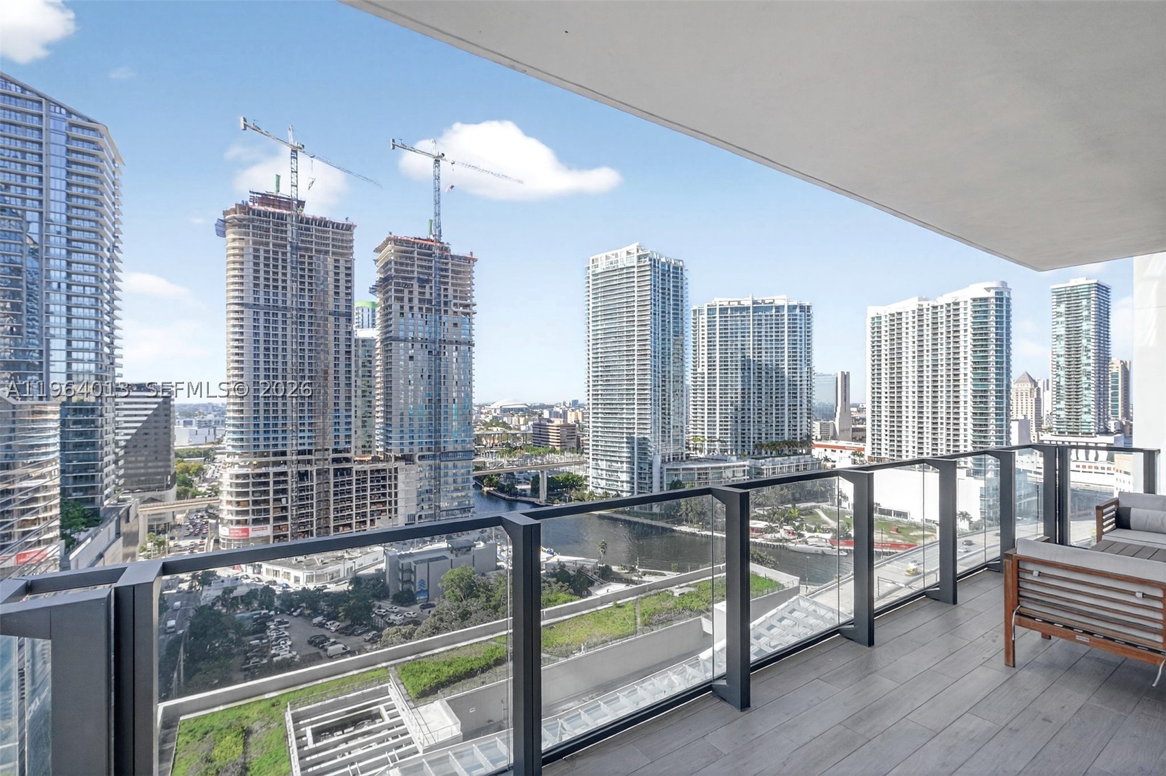 REACH CONDO - Residential
