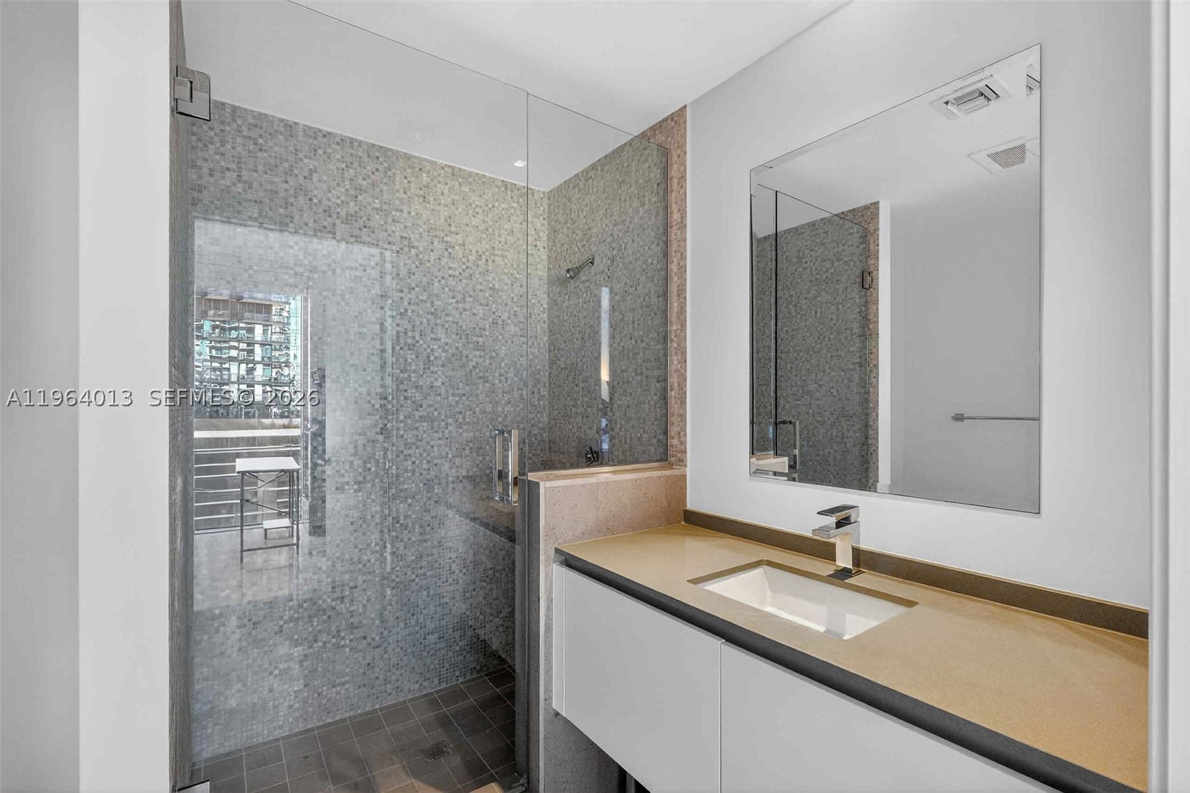REACH CONDO - Residential