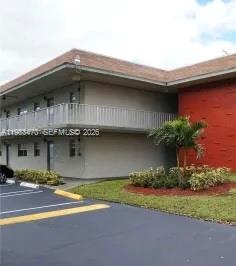 APPLEGREEN CONDO APTS 1 - Residential