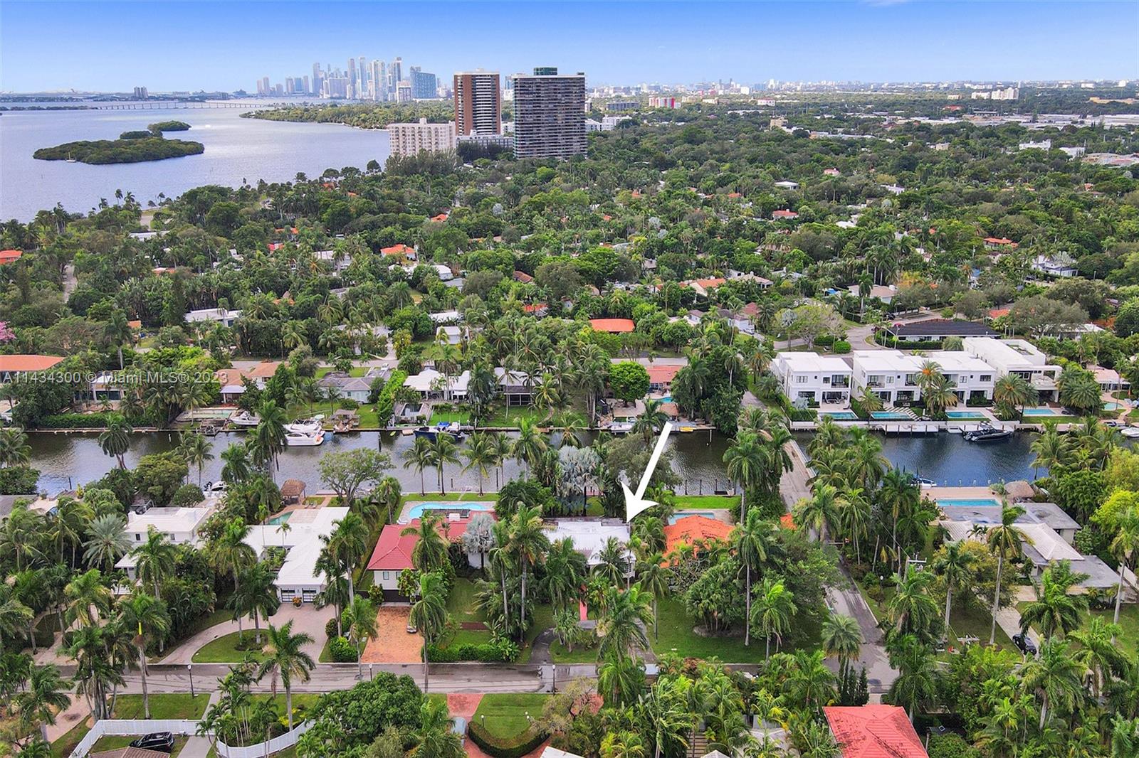BELLE MEADE ISLAND - Residential