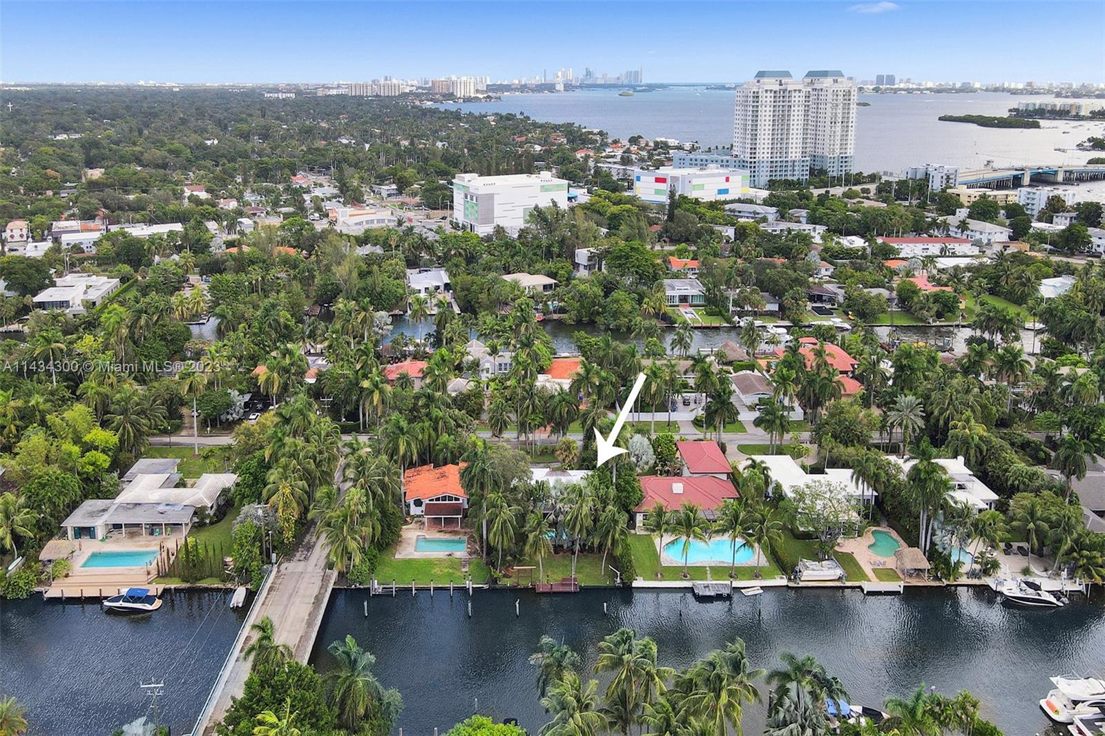 BELLE MEADE ISLAND - Residential