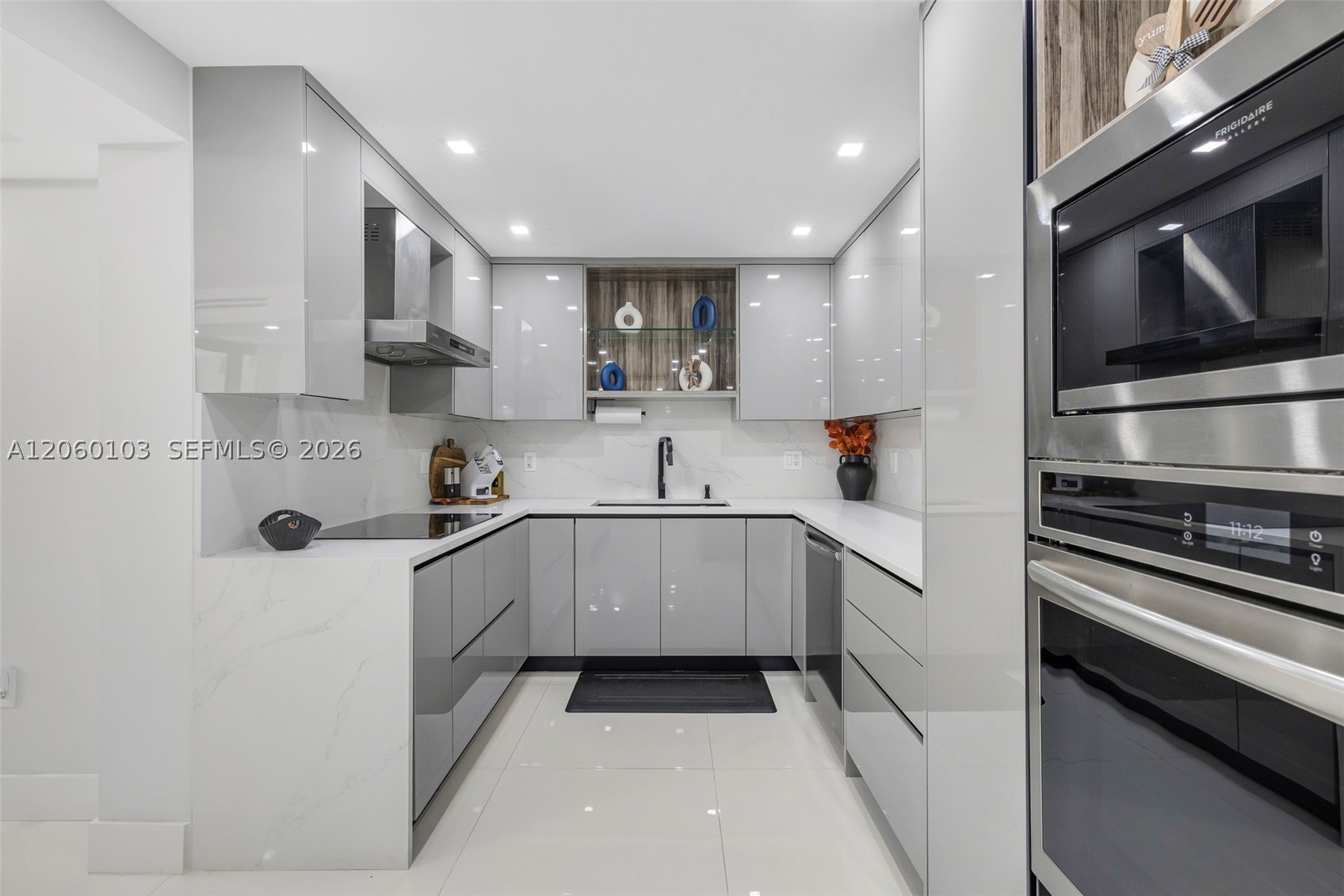 TOWERS OF KENDALE LAKES C - Residential