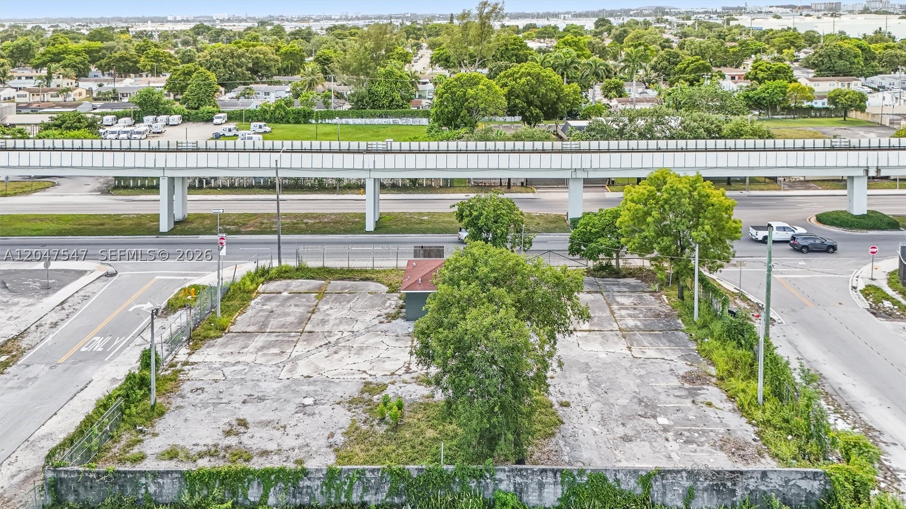 ELIZABETH PARK - Land