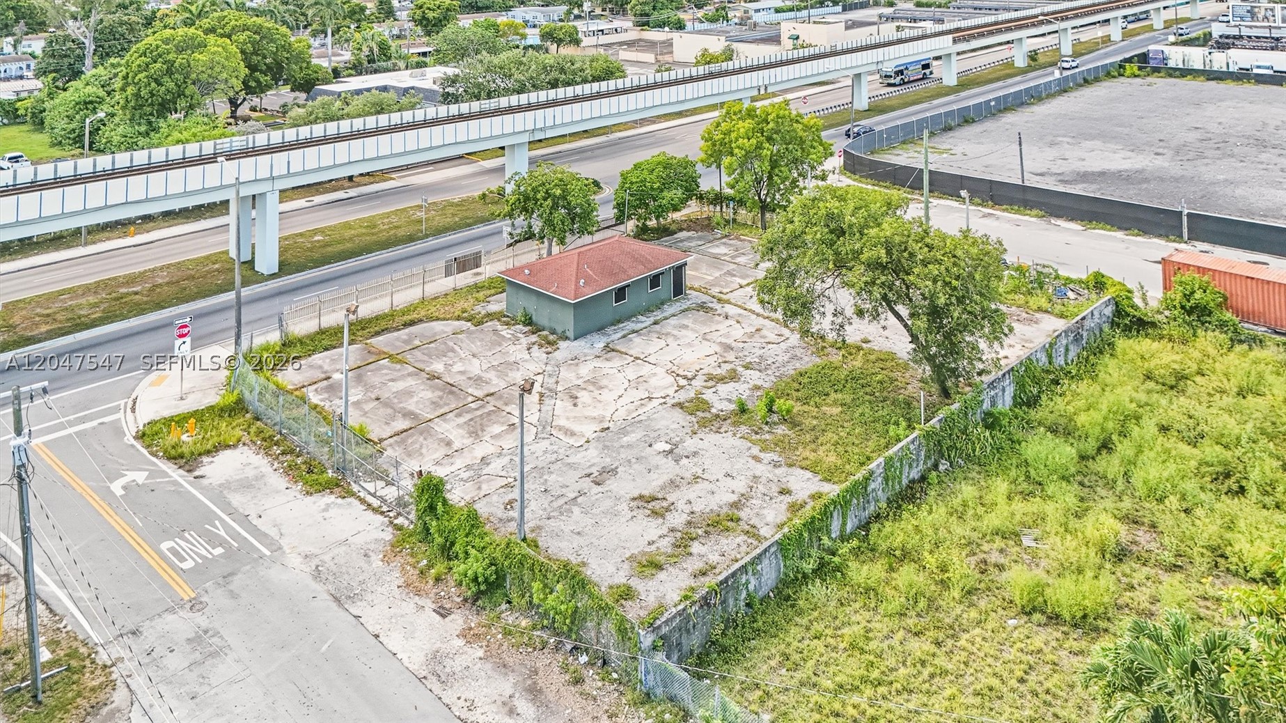 ELIZABETH PARK - Land