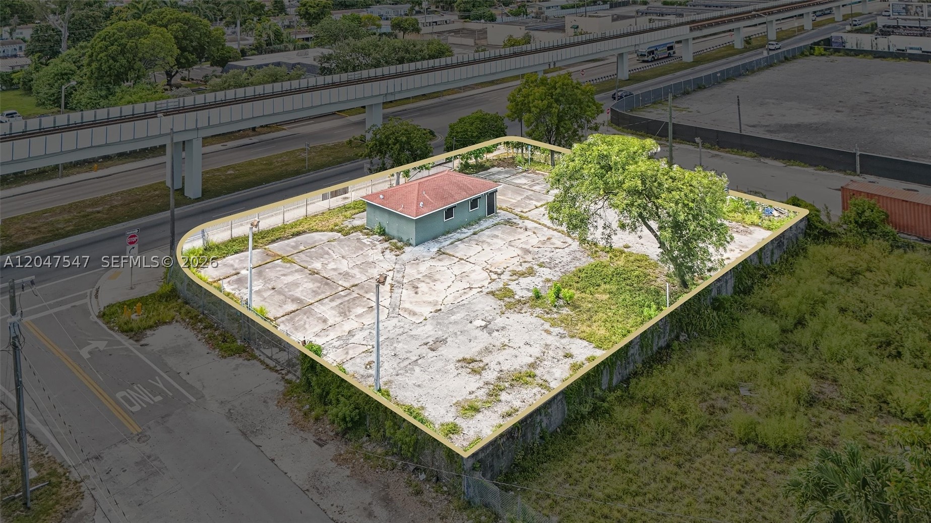 ELIZABETH PARK - Land