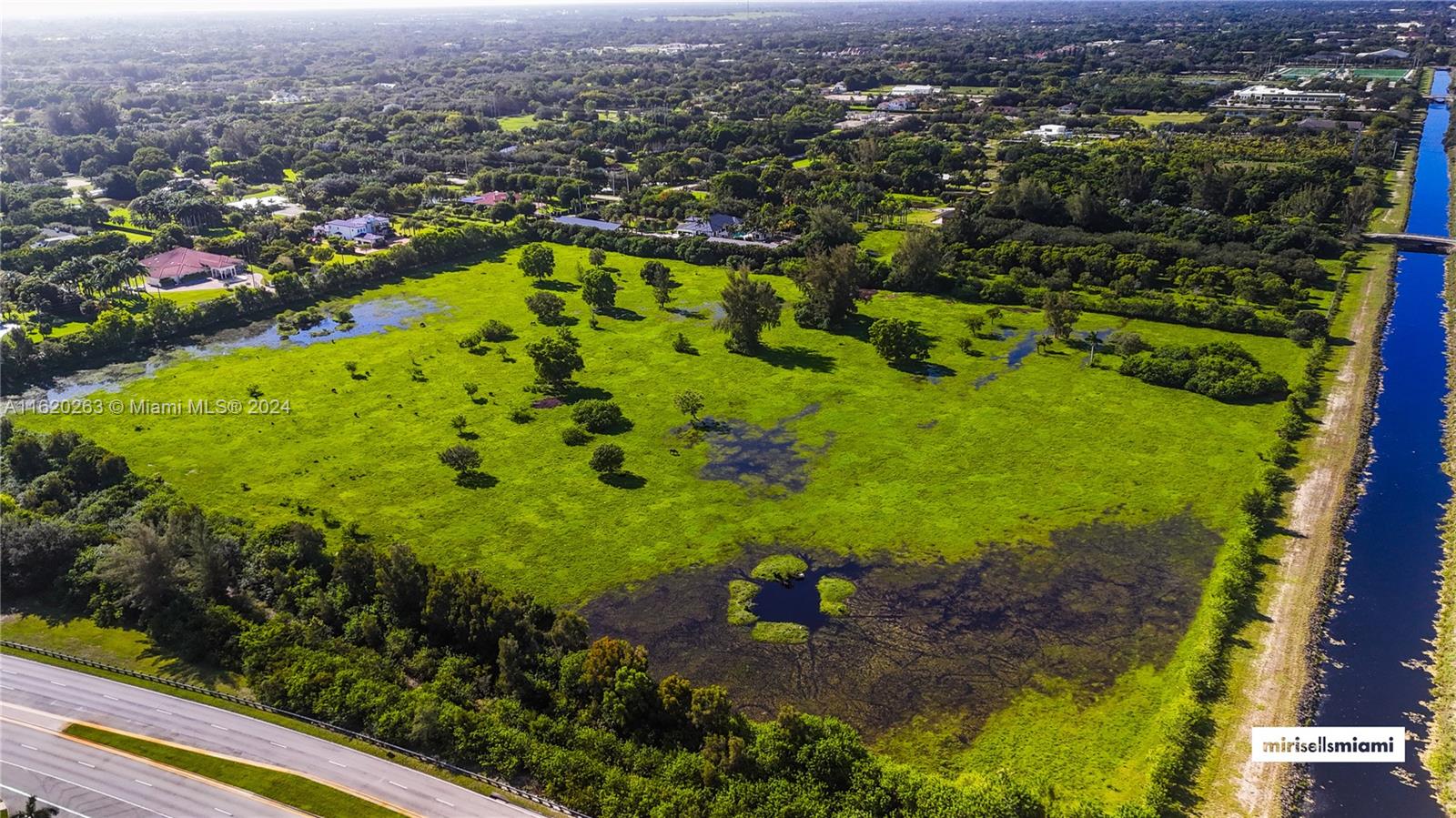 #PRIME #LOCATION A HUGE PARCEL! NW CORNER OF SHERIDAN ST AND FLAMINGO ROAD. 48+/- ACRES! GREAT POTENTIAL! DRIVE AROUND LUXURIOUS SOUTHWEST RANCHES TO SEE THE ESTATES AND LARGE RANCHES ATTRACTING MANY CELEBRITIES.  
7 FOLIOS: 514002010240, 514002010410, 514002010411, 514002010440, 514002010420, 514002010430,
514002010413.