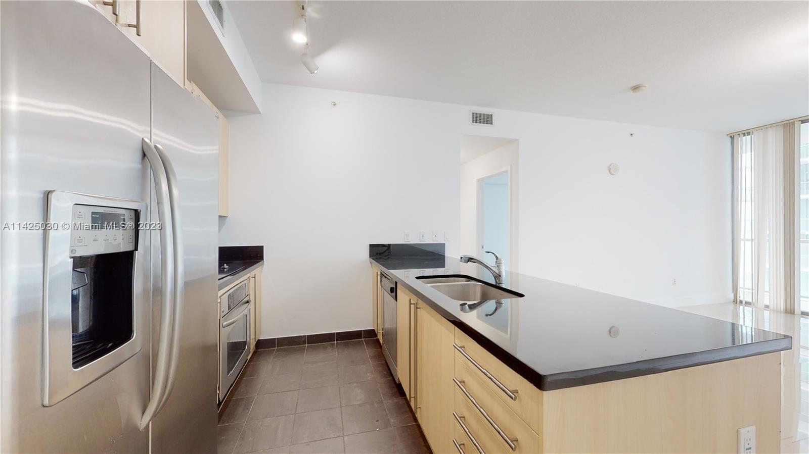 THE AXIS ON BRICKELL COND - Residential Lease