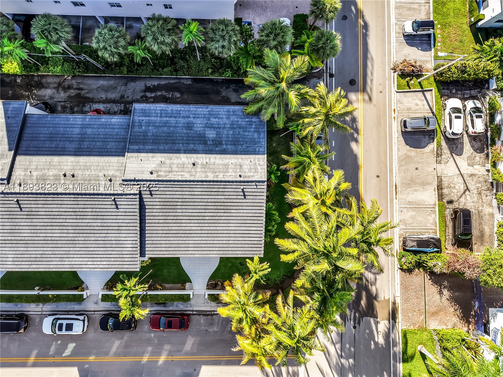 BAY HARBOR TOWNHOUSES CON - Residential