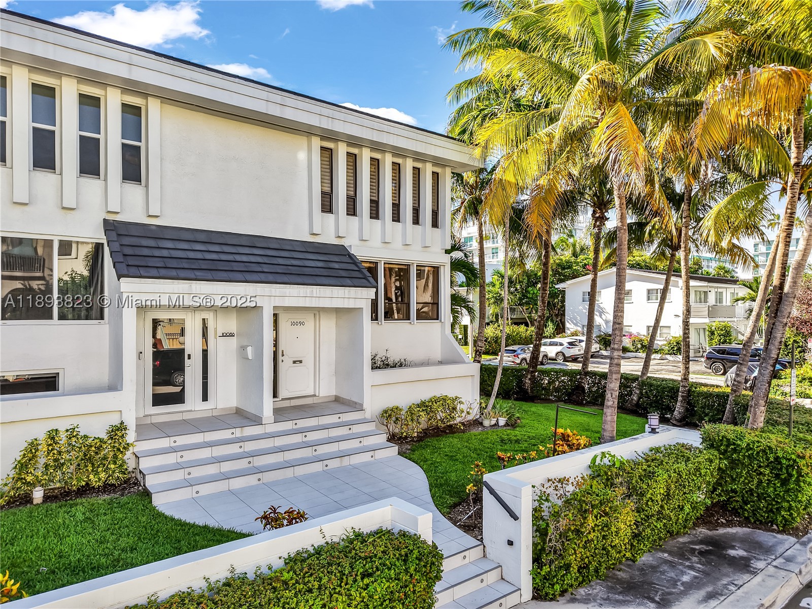 BAY HARBOR TOWNHOUSES CON - Residential
