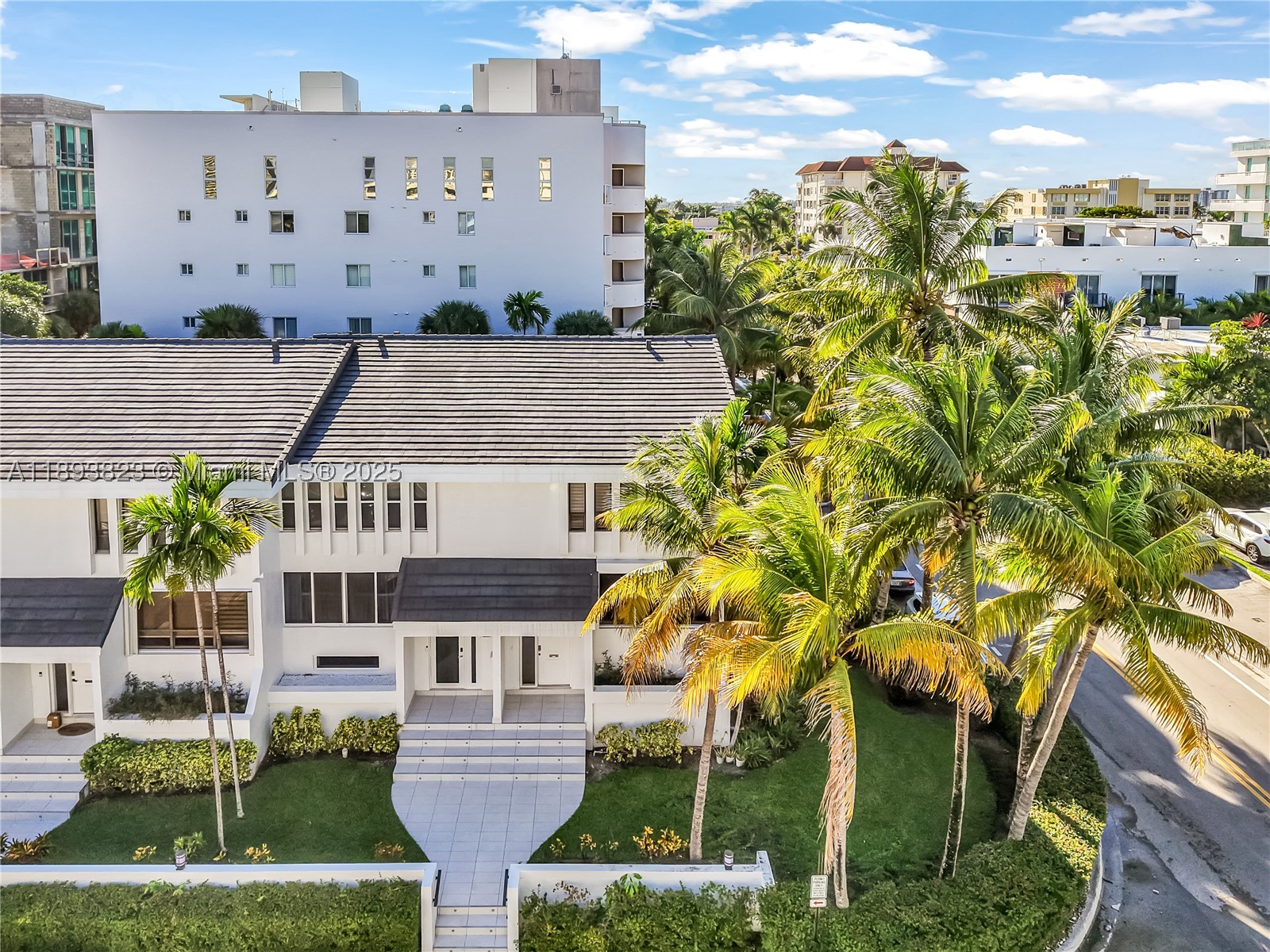 BAY HARBOR TOWNHOUSES CON - Residential