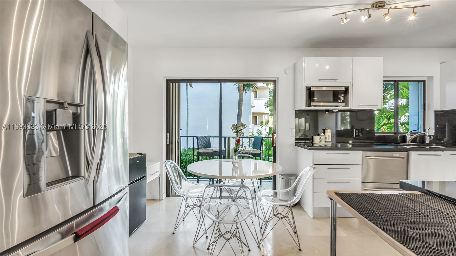 BAY HARBOR TOWNHOUSES CON - Residential