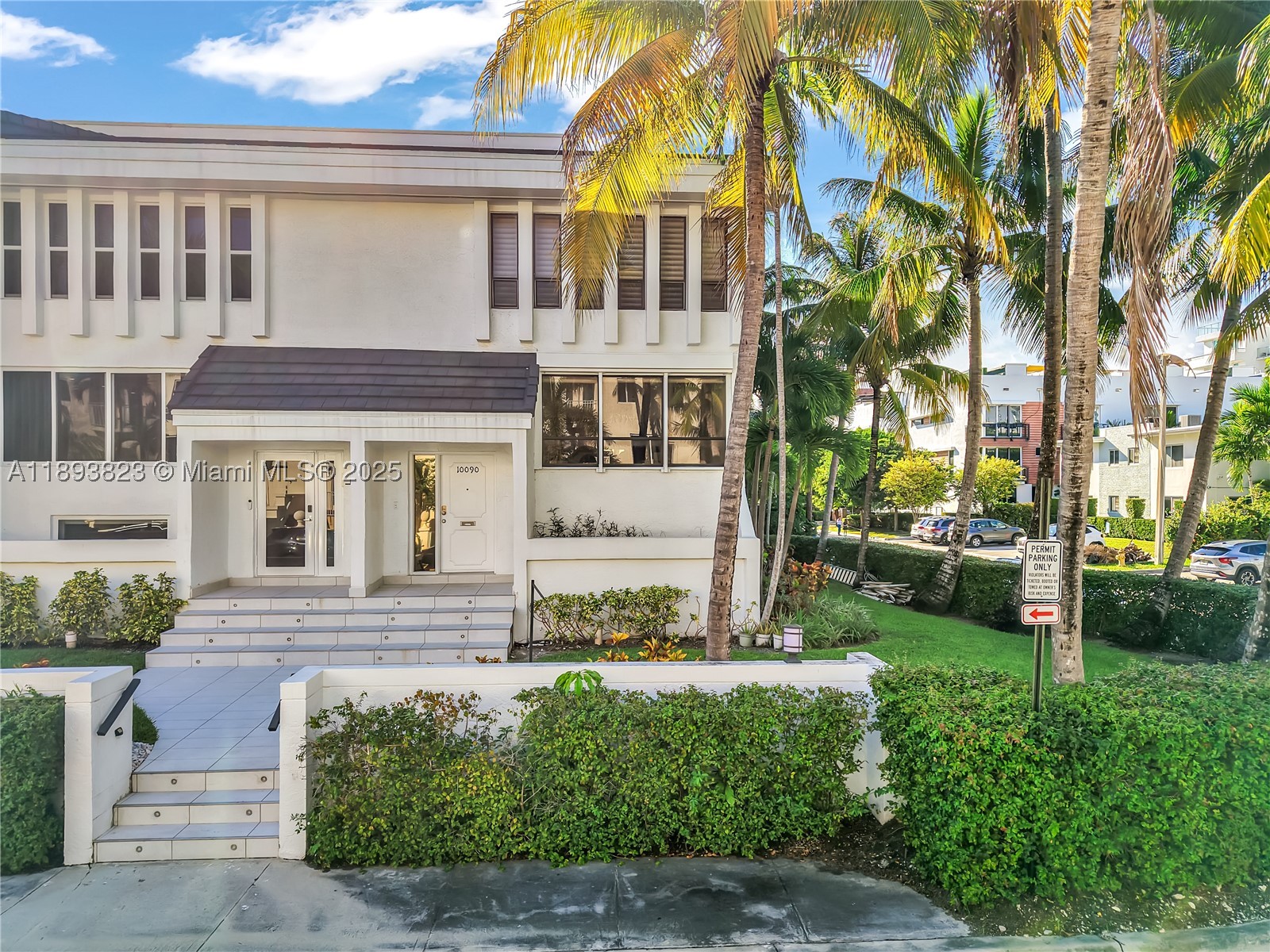 BAY HARBOR TOWNHOUSES CON - Residential