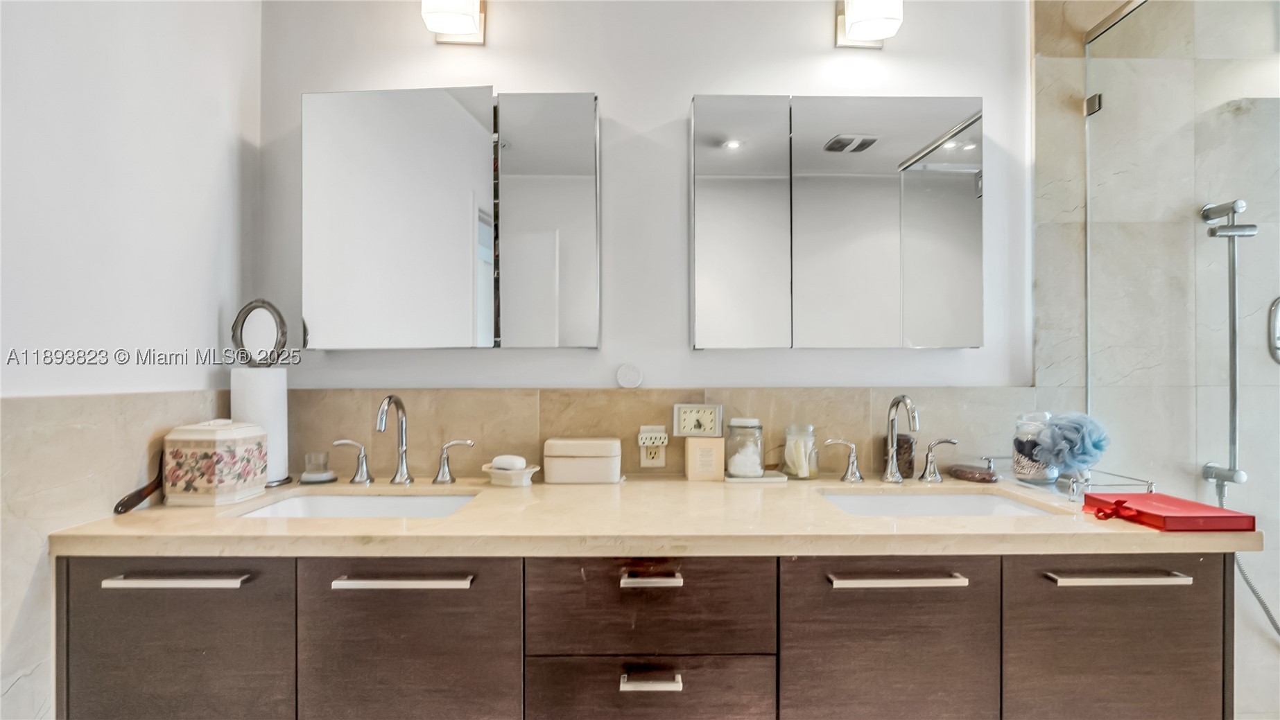 BAY HARBOR TOWNHOUSES CON - Residential