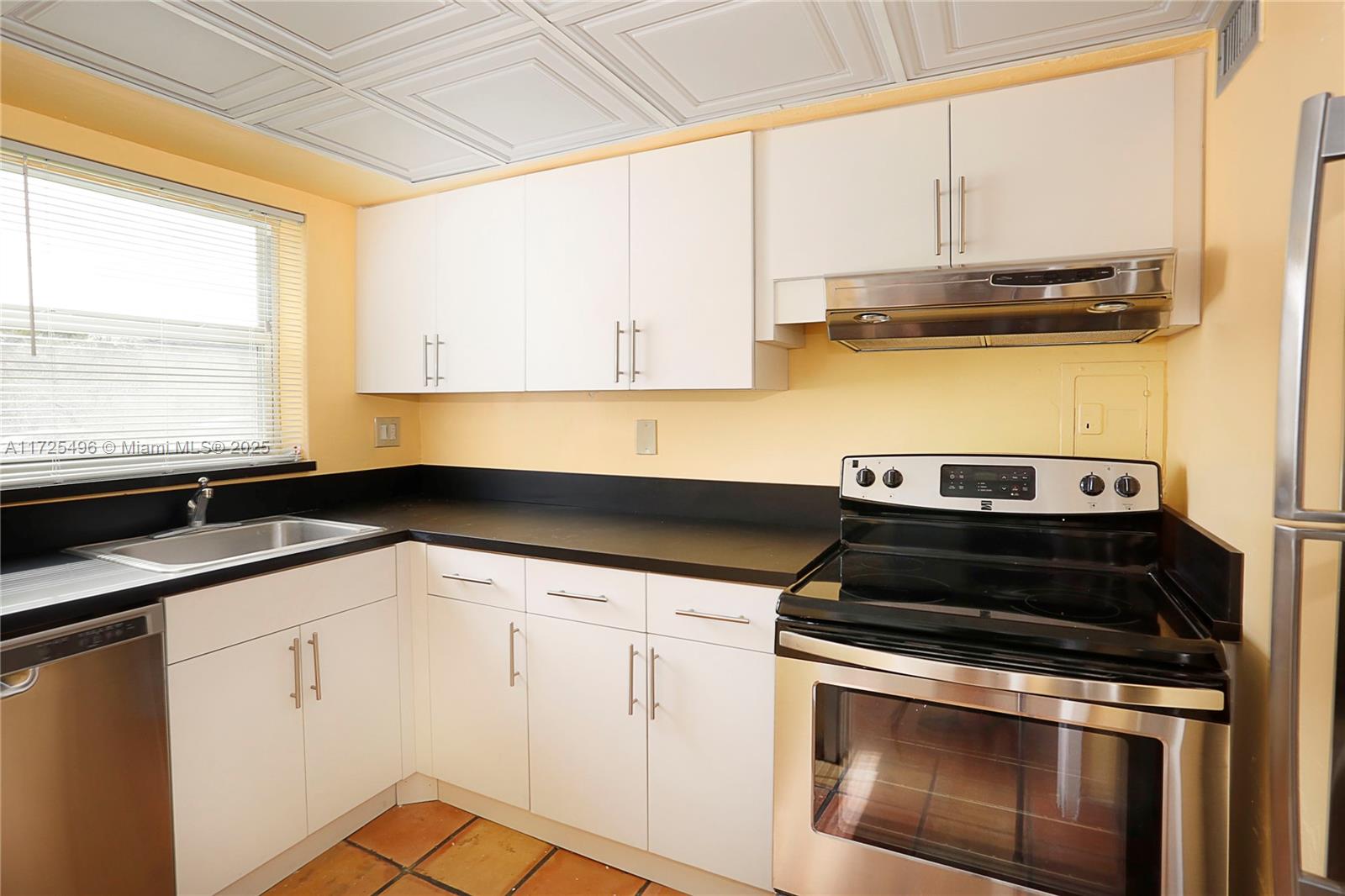 ARBORS CONDO - Residential Lease