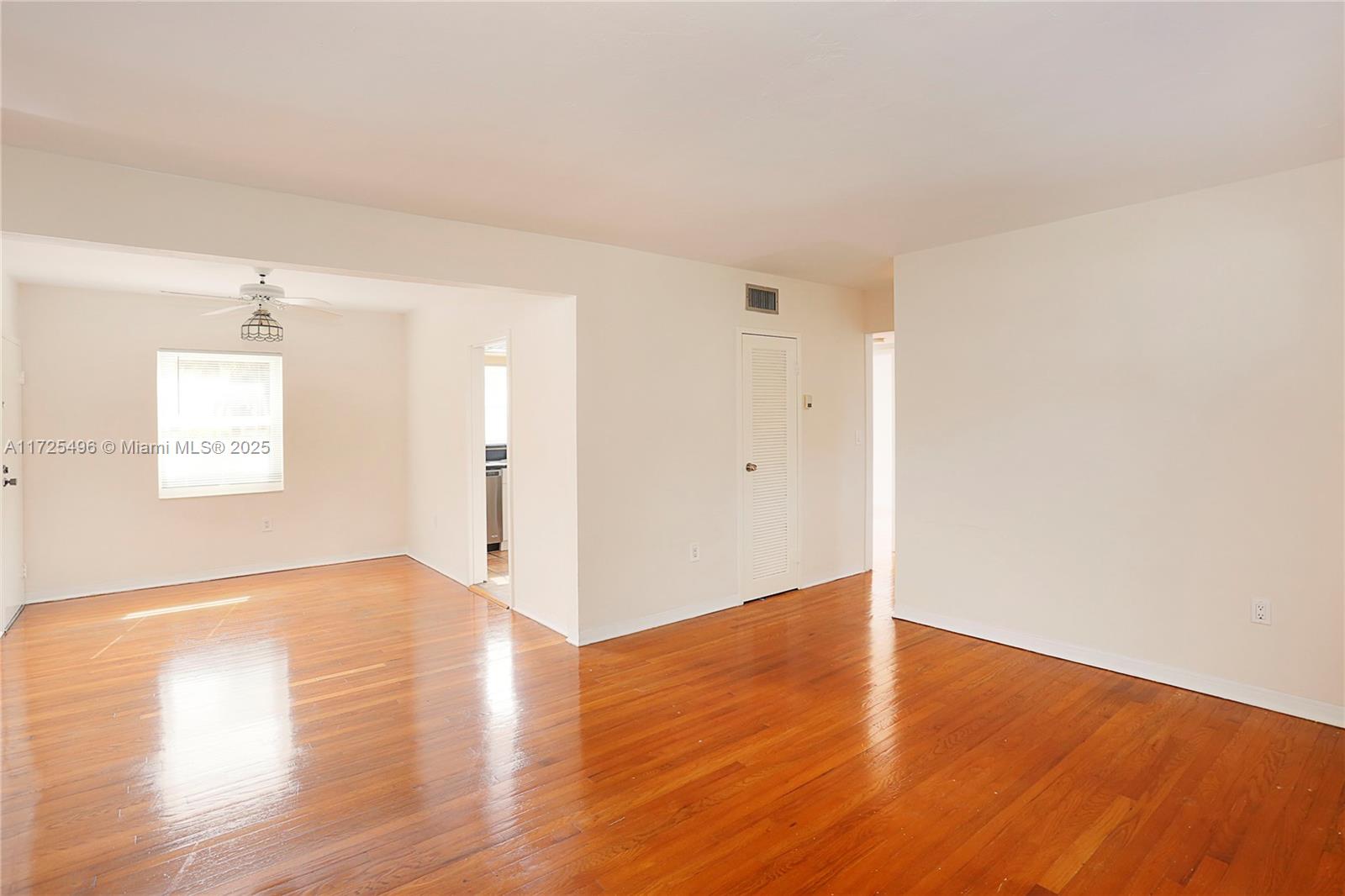 Beautifully maintained unit in the Arbors Condo. 2 bedrooms/1 bathroom, large closets. Hardwood floors and nicely appointed kitchen and bath.  Located in the heart of South Miami. Close to shops, restaurants and amenities. Great pool area. Location cannot be beat.