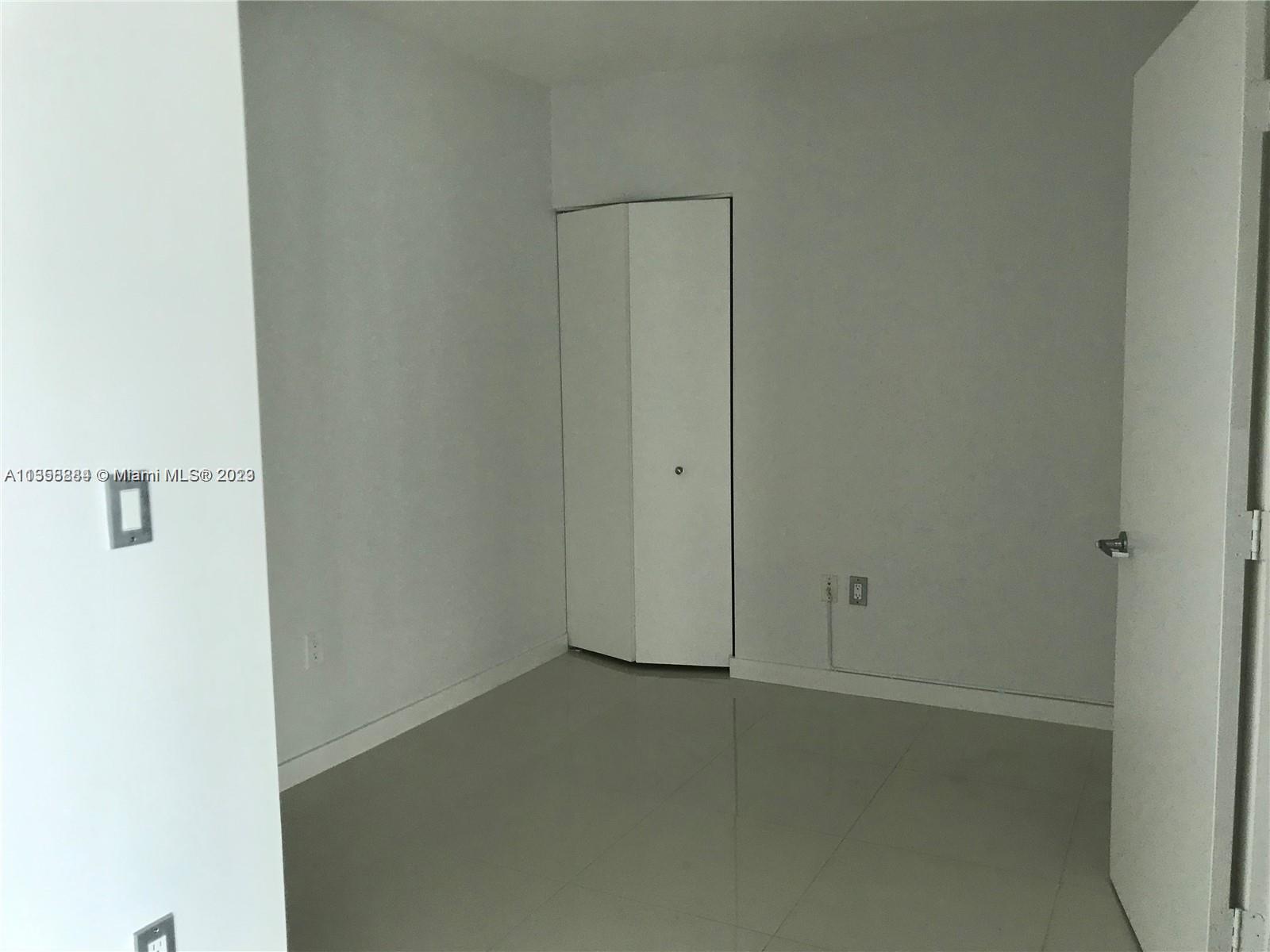 MINT CONDO - Residential