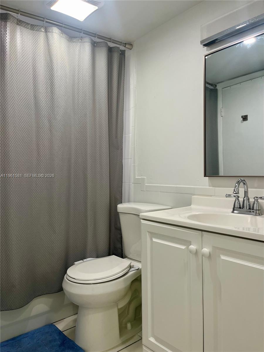 INTERNATIONAL PARK CONDO - Residential