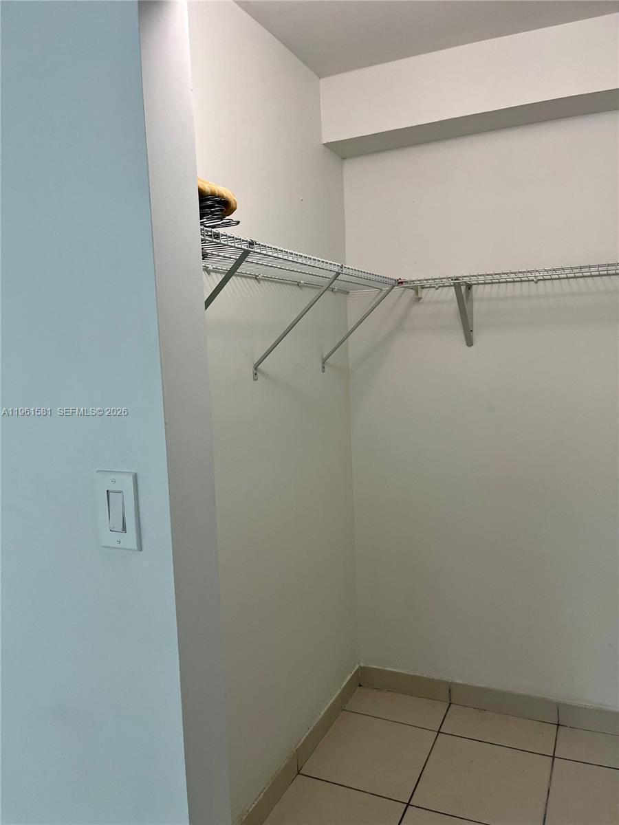 INTERNATIONAL PARK CONDO - Residential