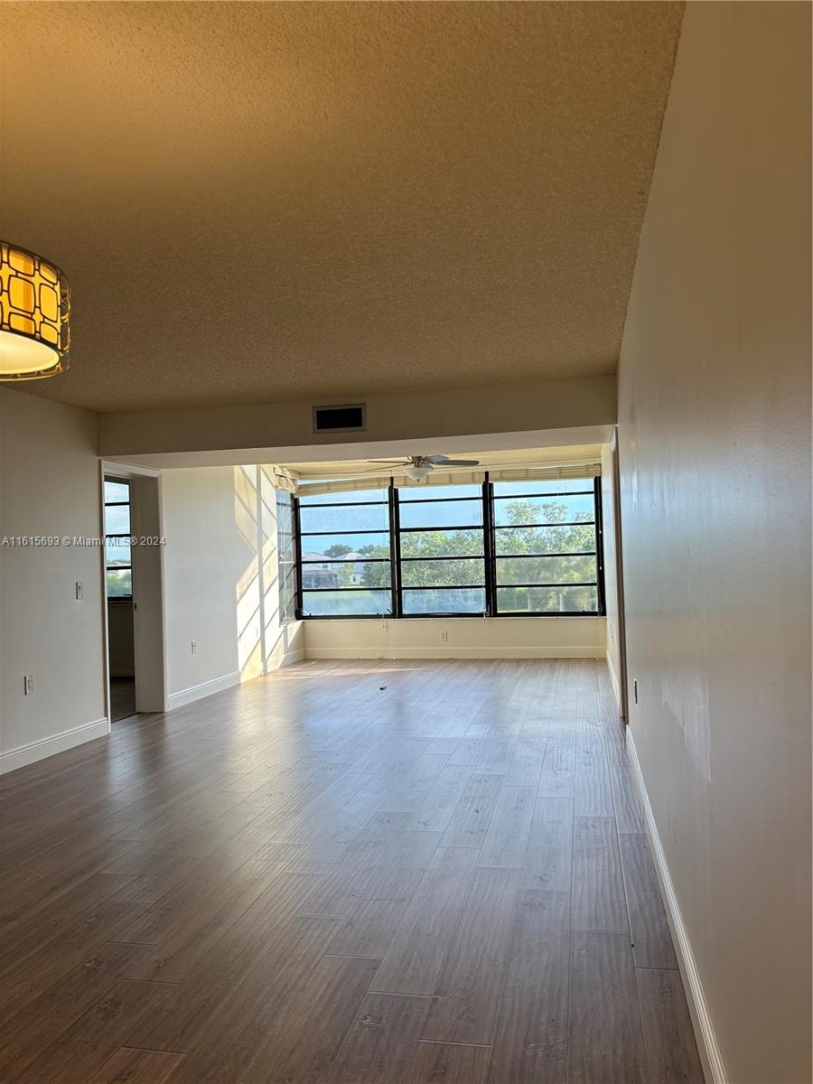 WHITEHALL CONDO OF THE LA - Residential