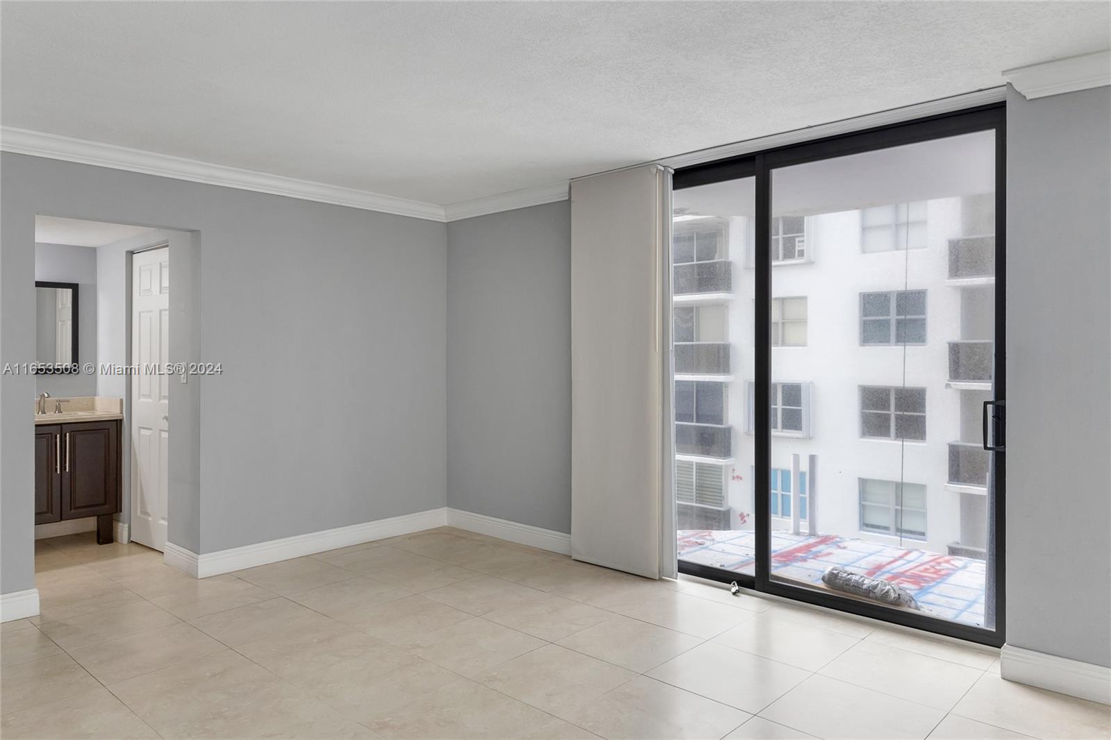 LE TRIANON CONDO - Residential Lease