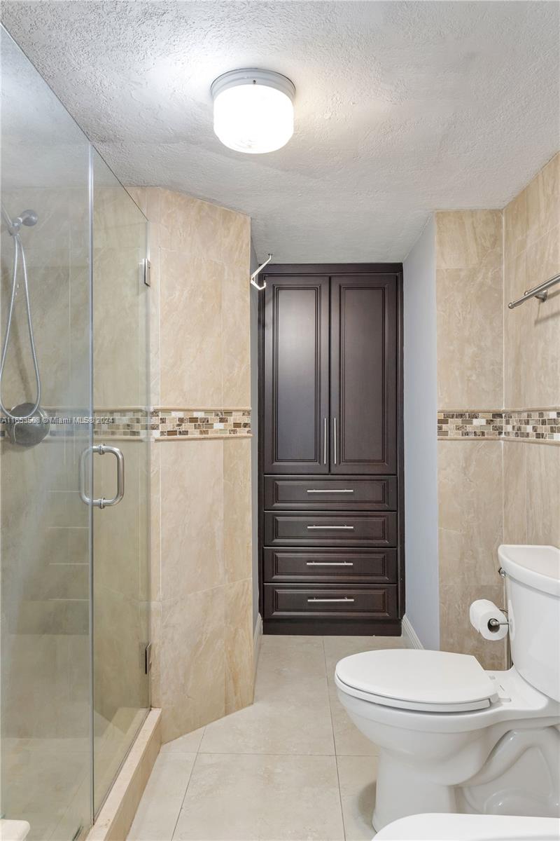 LE TRIANON CONDO - Residential Lease
